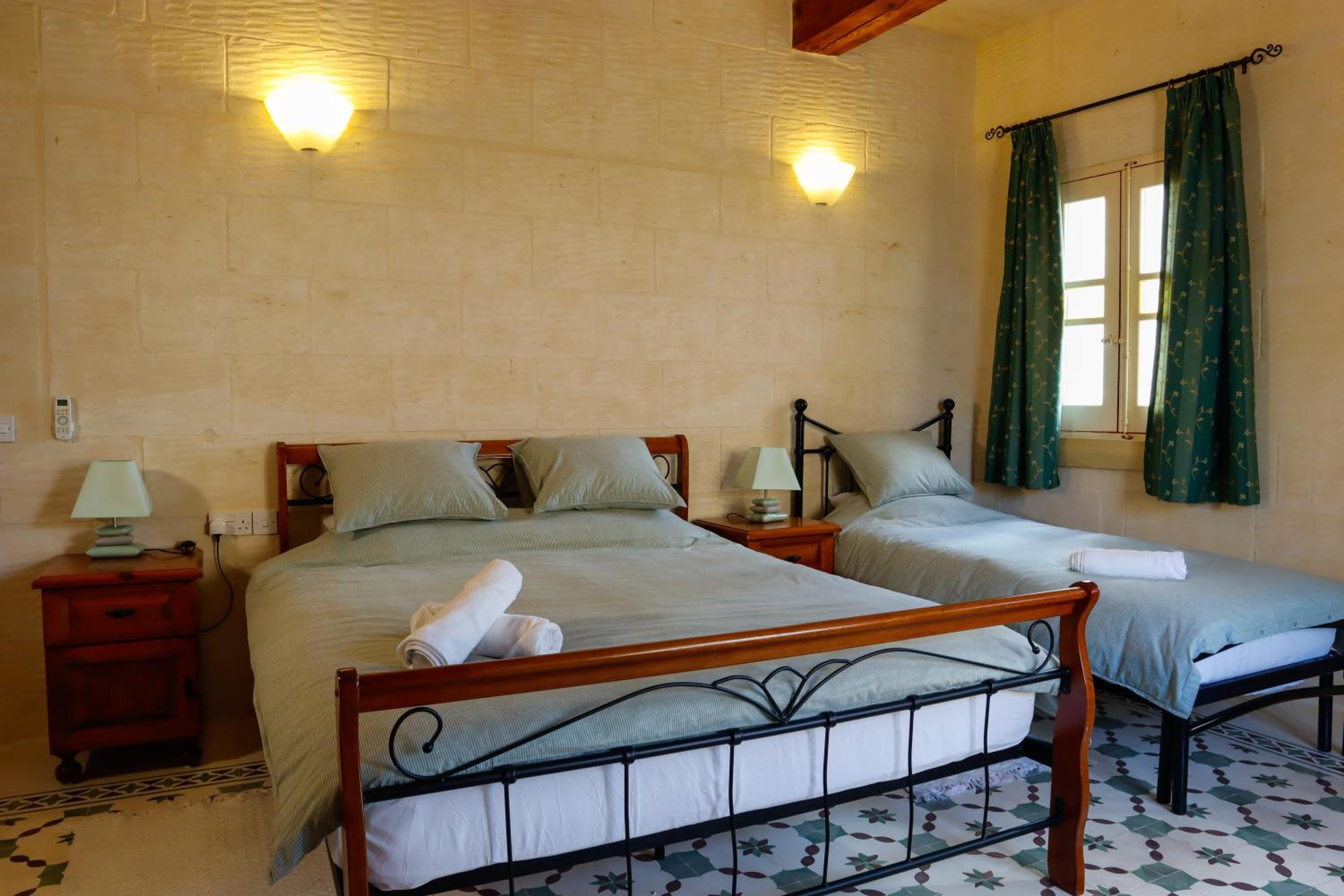 Triple Room with Private Bathroom