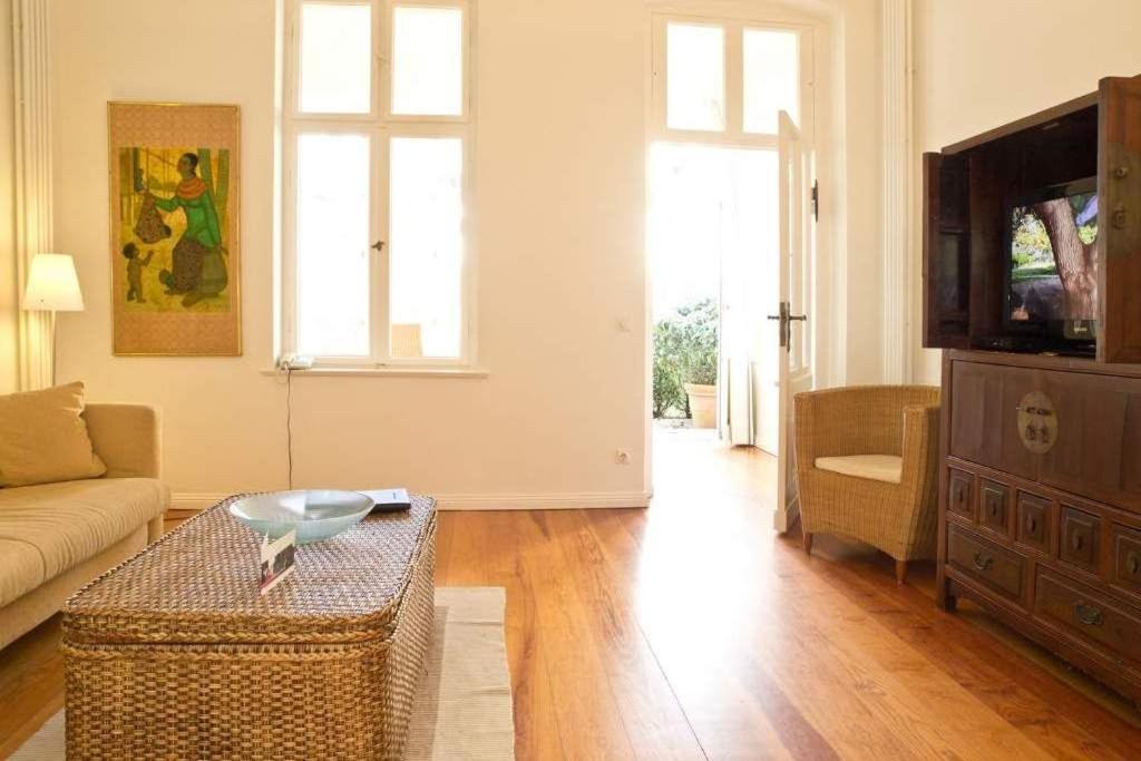 One-Bedroom Apartment with Terrace photo 3