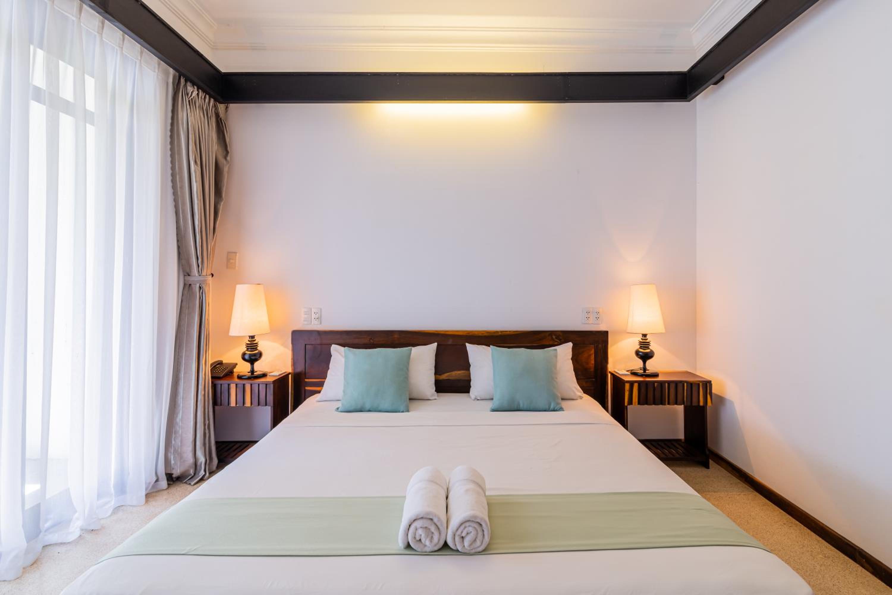 King Room with Lake View photo 1
