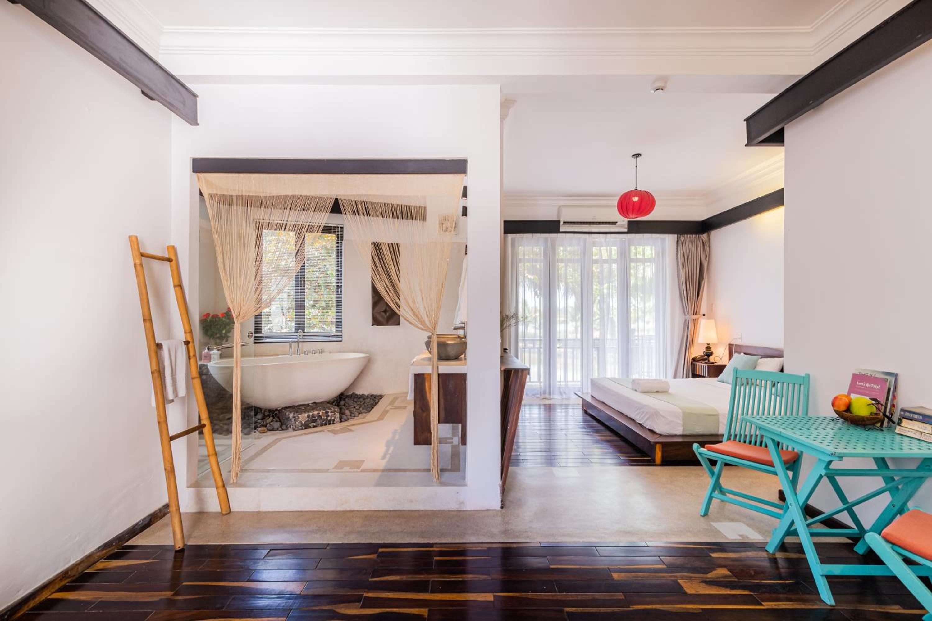 King Room with Lake View photo 3