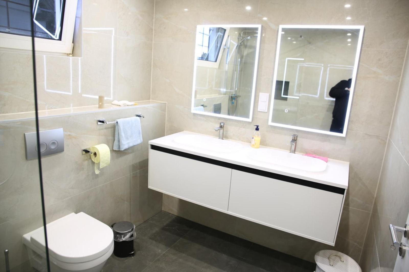 Double Room - Photo 2
