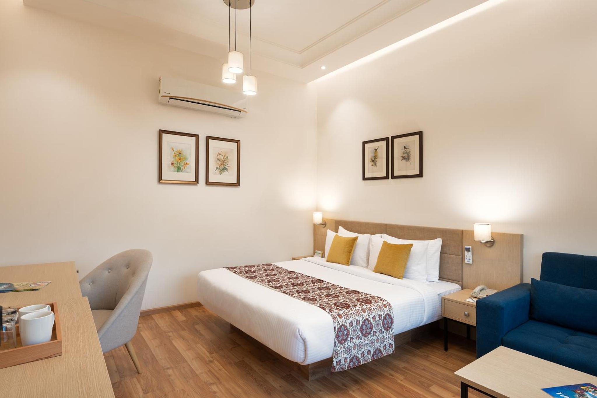 Executive Suite - Photo 1