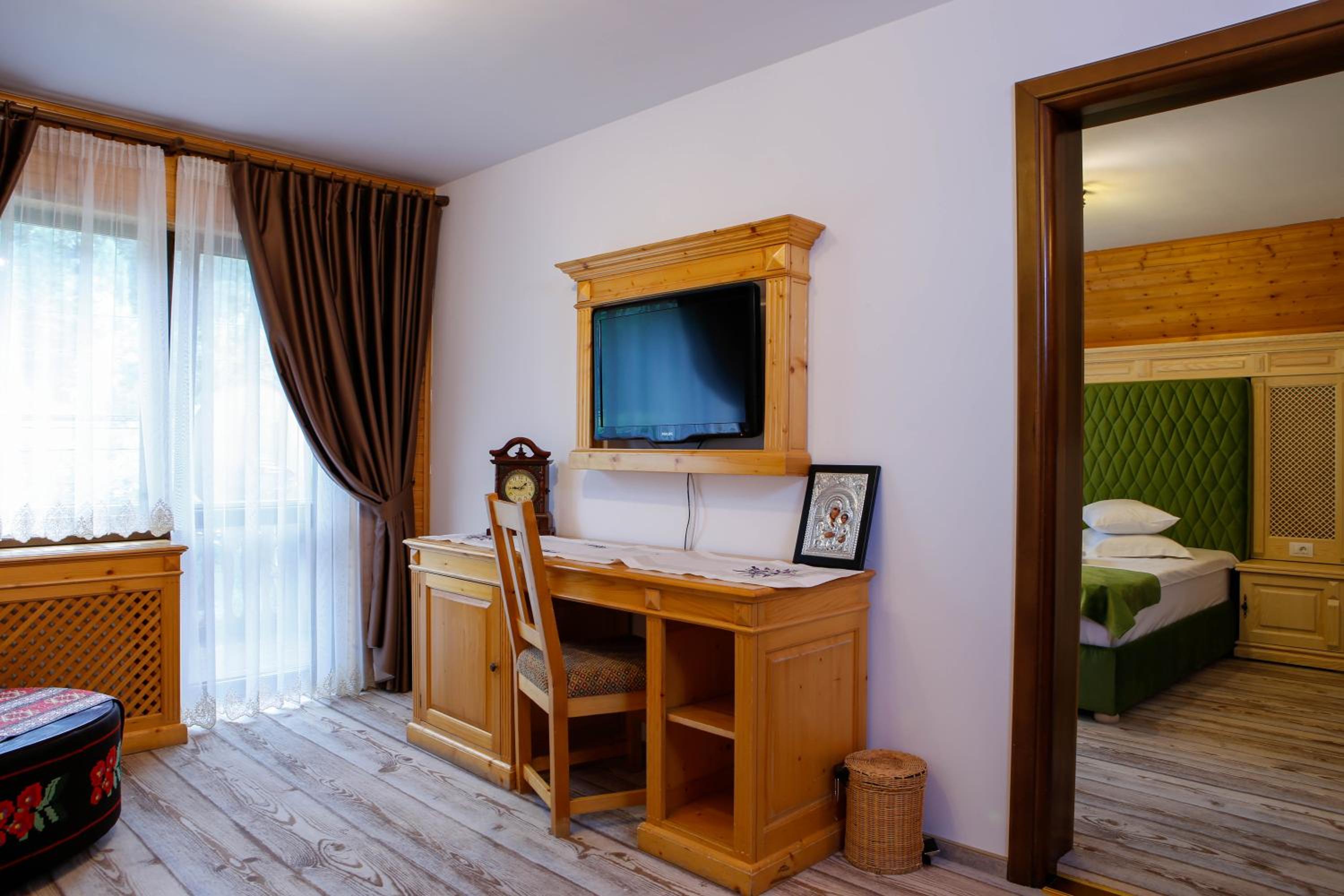 Apartment with View and Balcony - Photo 1