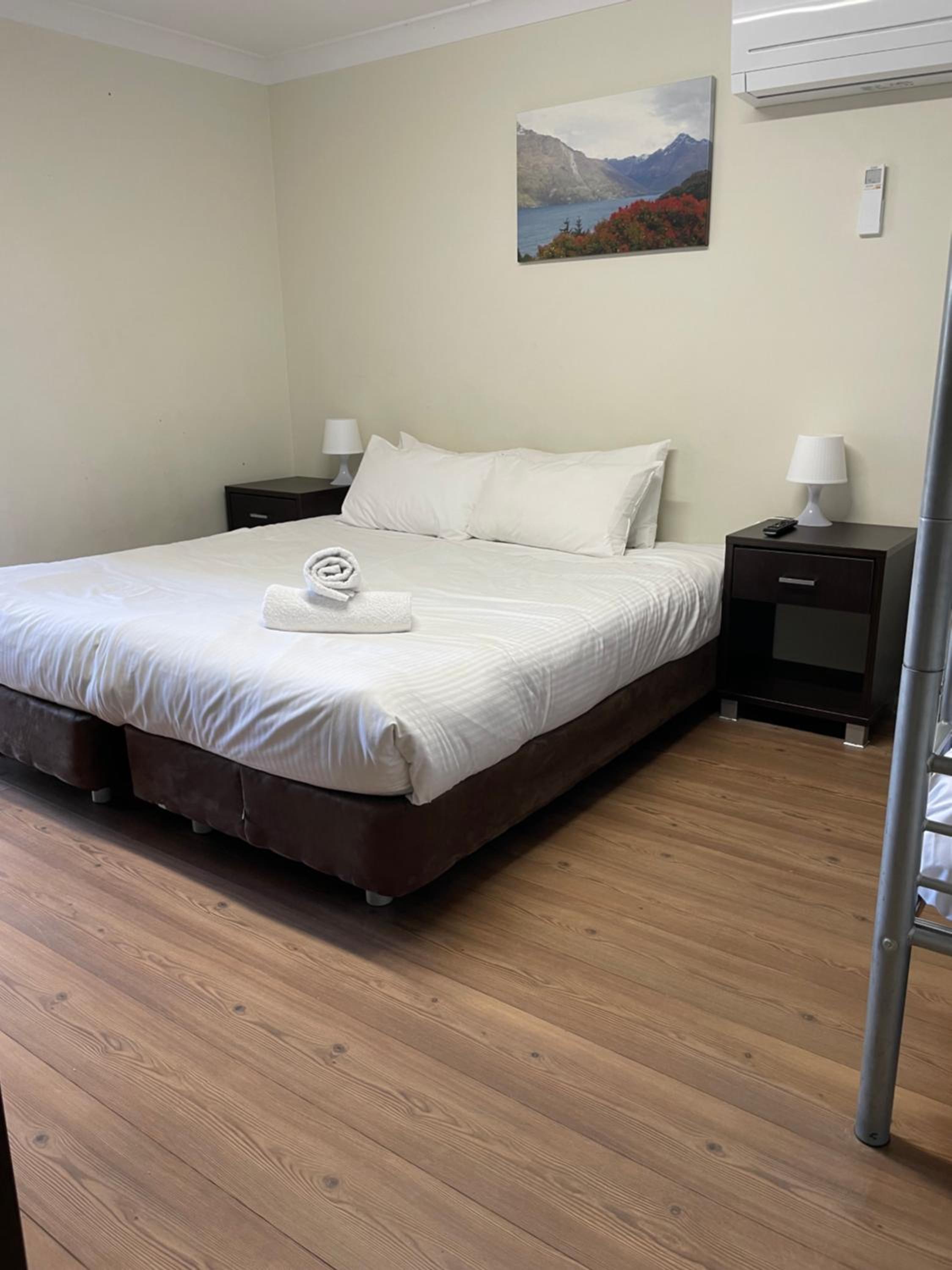 Budget Family Room photo 1