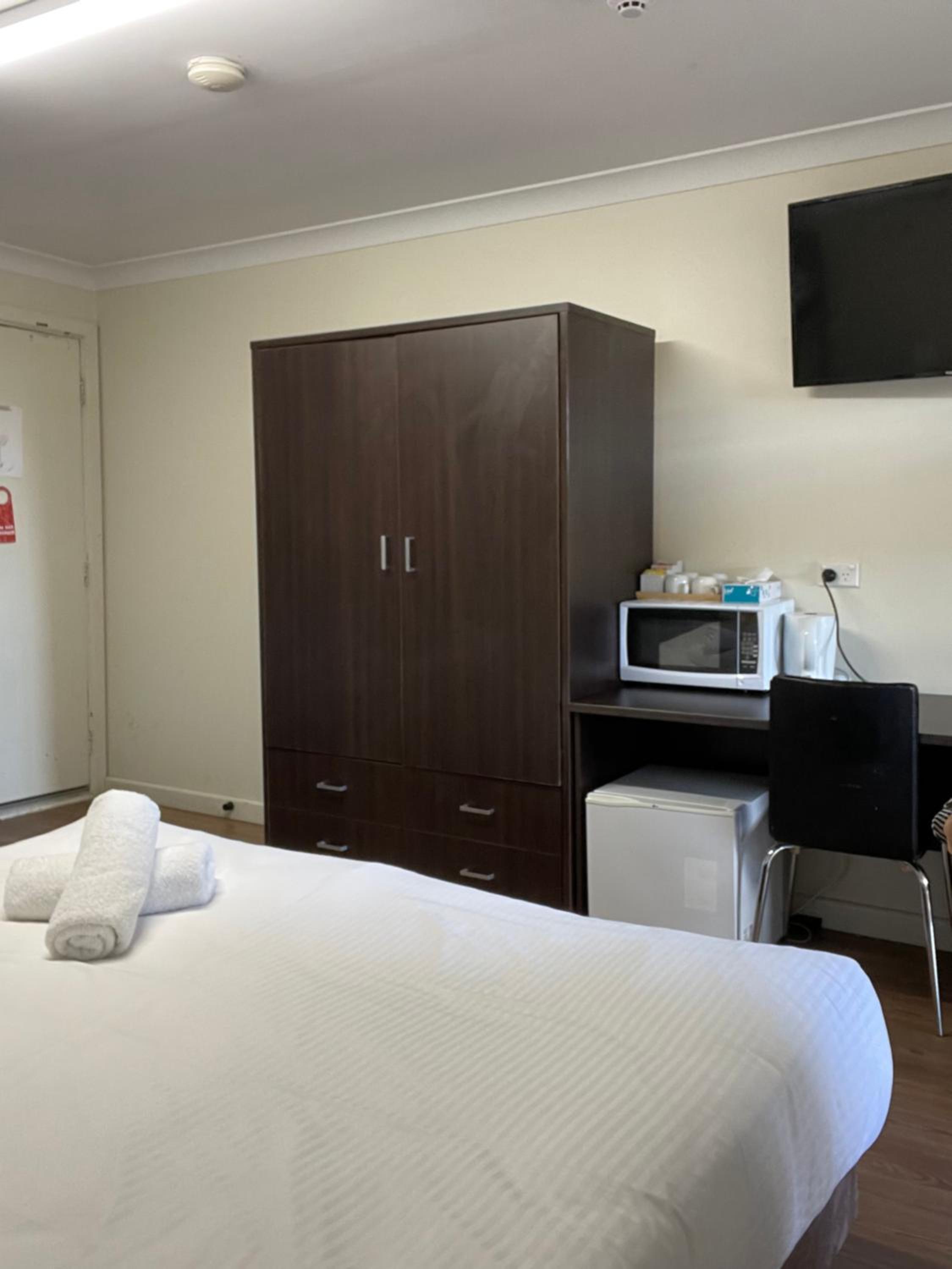 Standard King Room photo 1