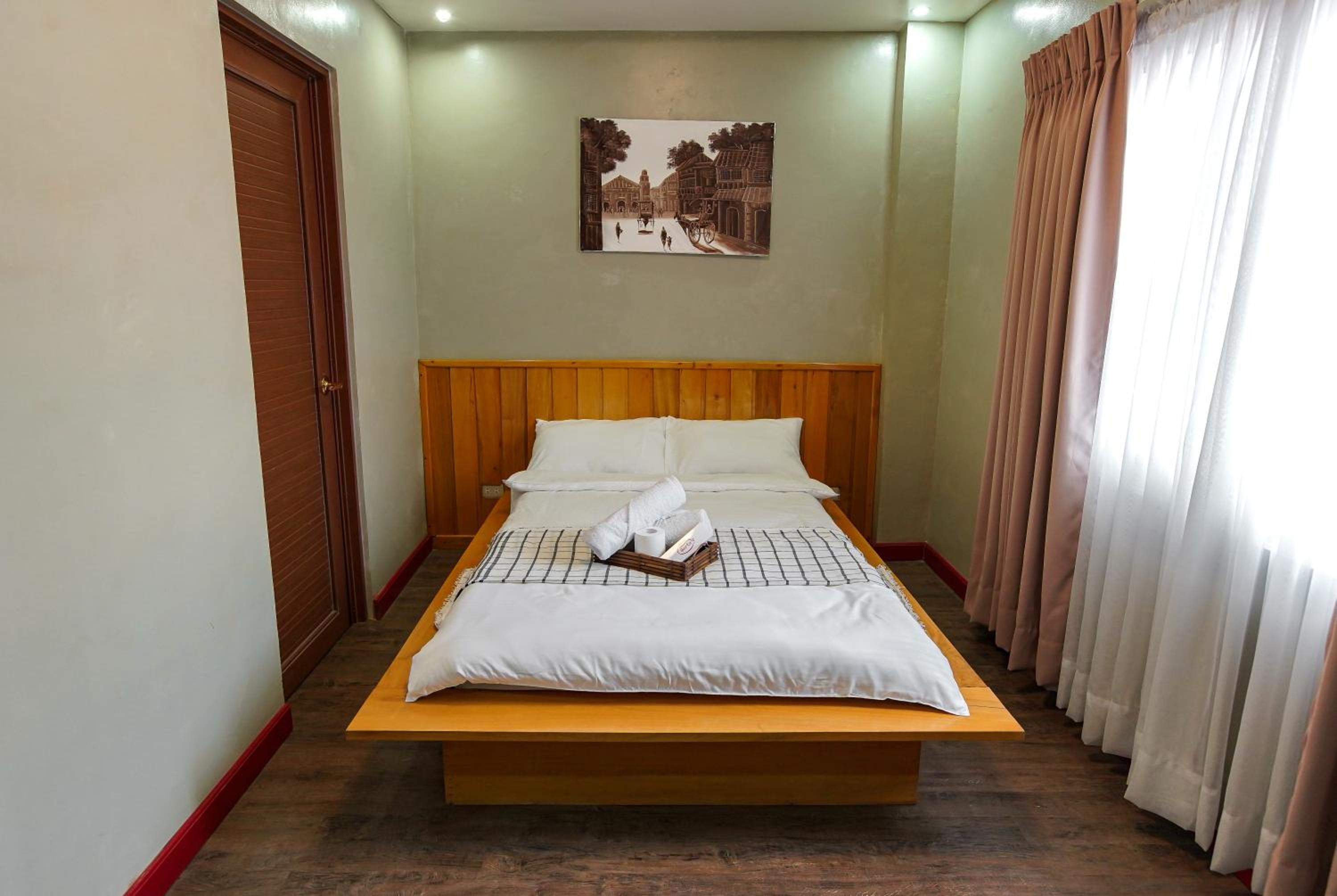 Deluxe Double Room (2 Adults + 1 Child) - Photo 15