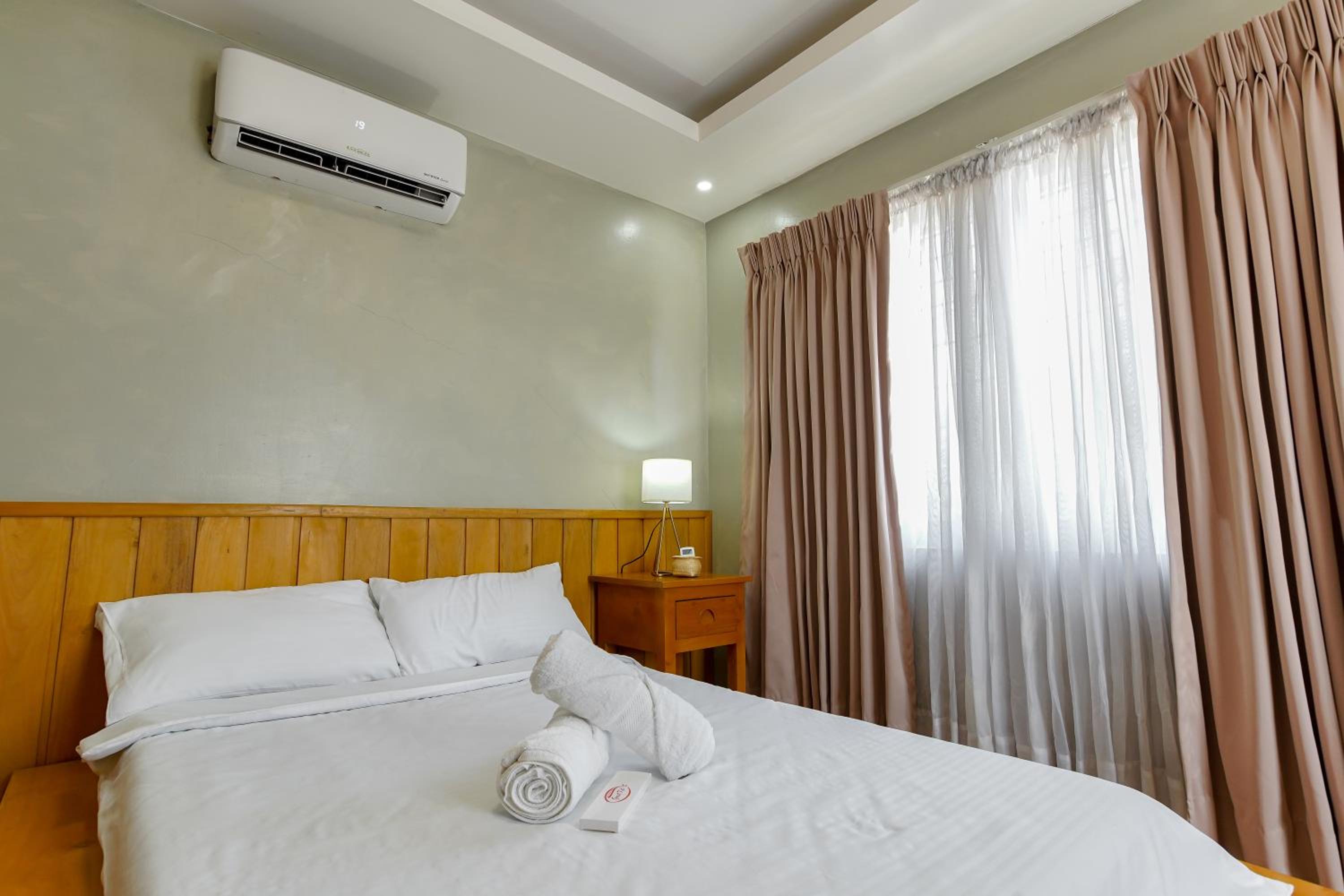 Deluxe Double Room (2 Adults + 1 Child) - Photo 23