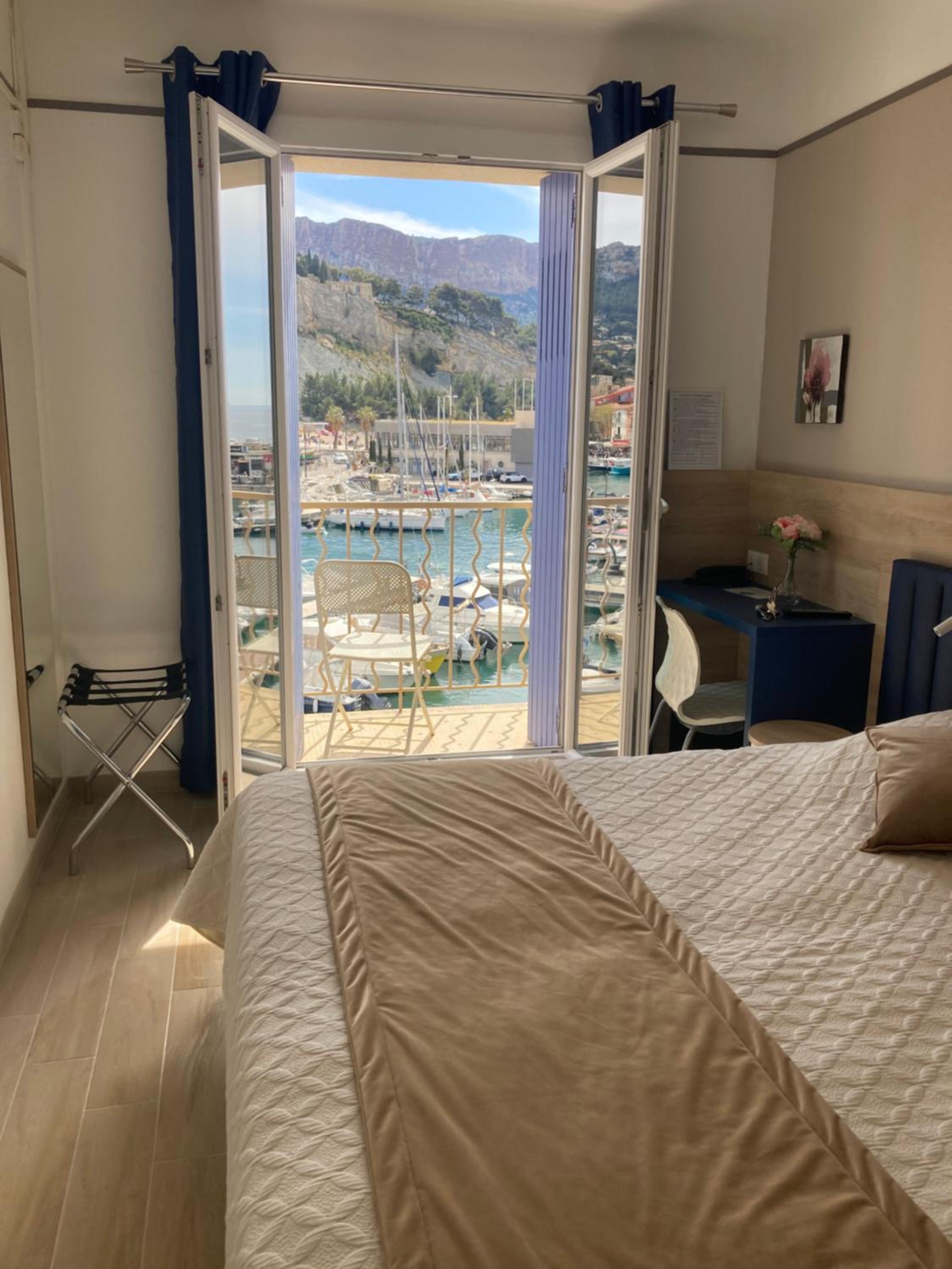 Superior Double or Twin Room with Sea View photo 3