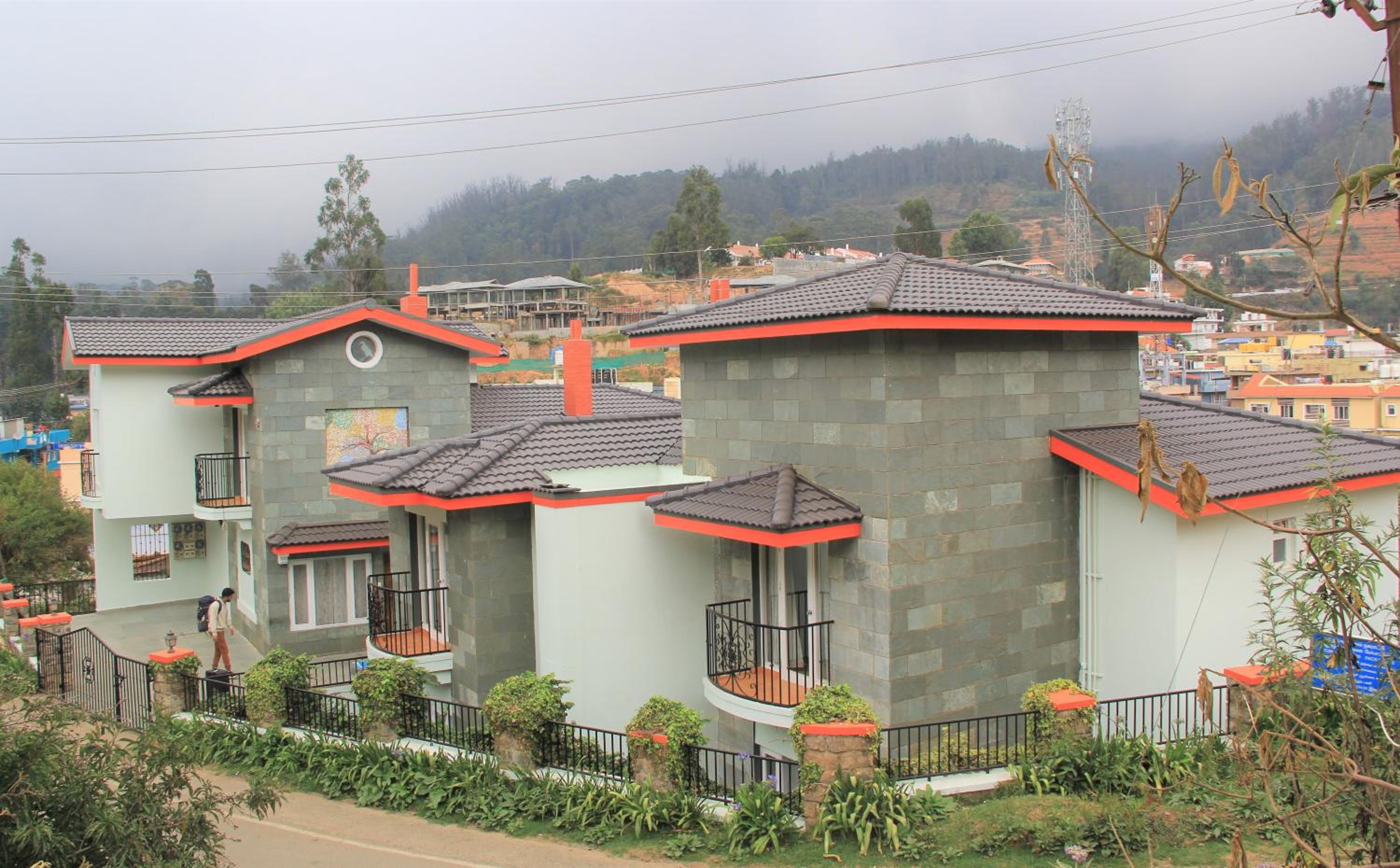 Amazon Residence - Three Bedroom Apartment with Private Balcony - Photo 3