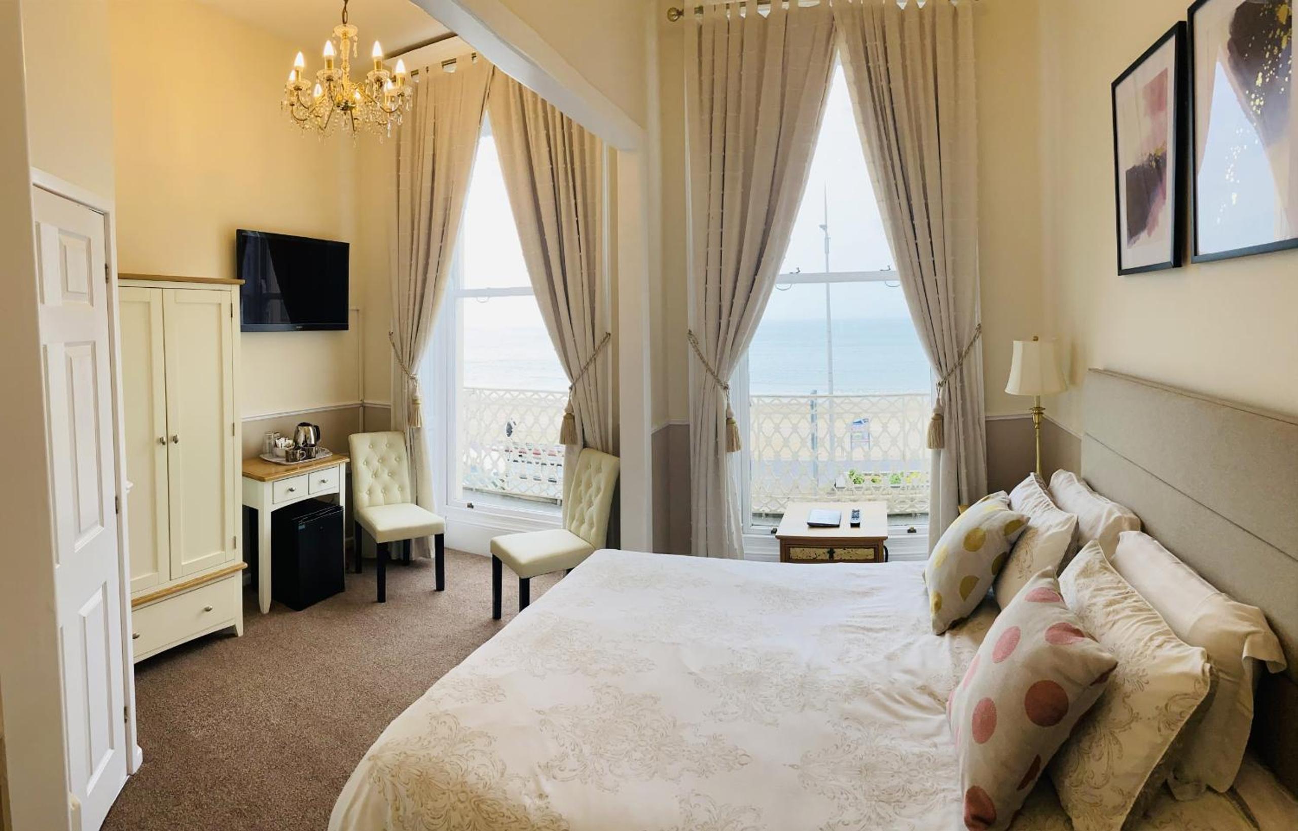 Superior King Room photo 2