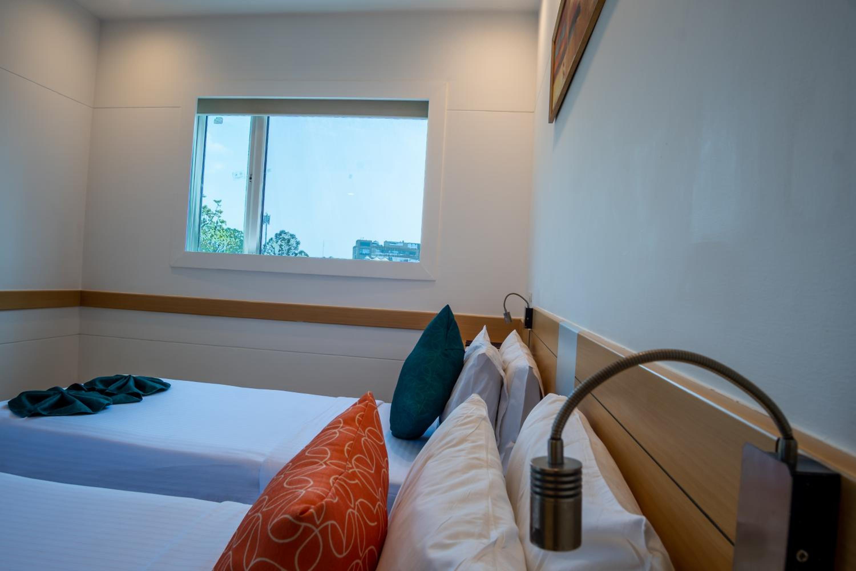 Premium City View (Large Bed) - Photo 10