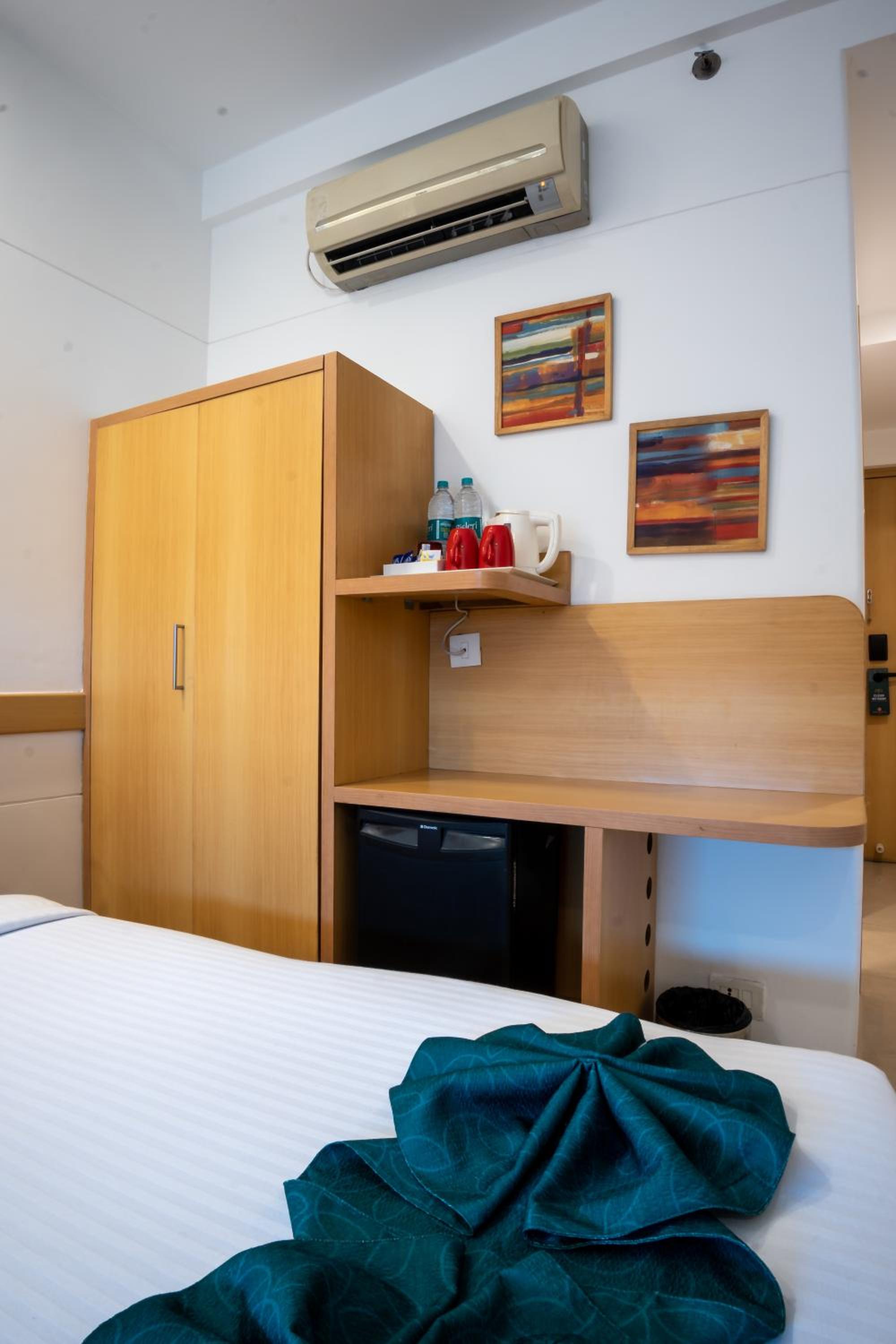 Premium City View (Large Bed) - Photo 13