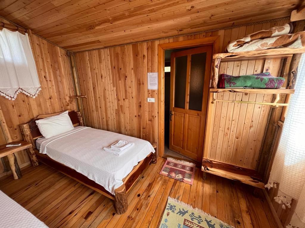 Standard Bungalow with Twin Bed - Photo 8