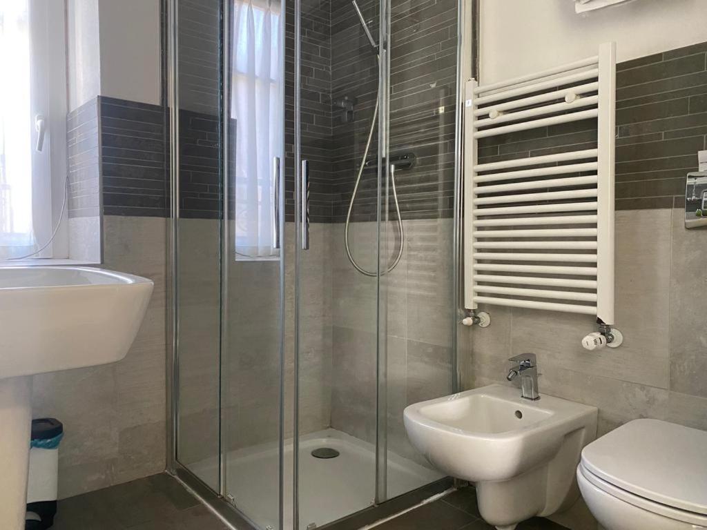 Small Double Room - Photo 11