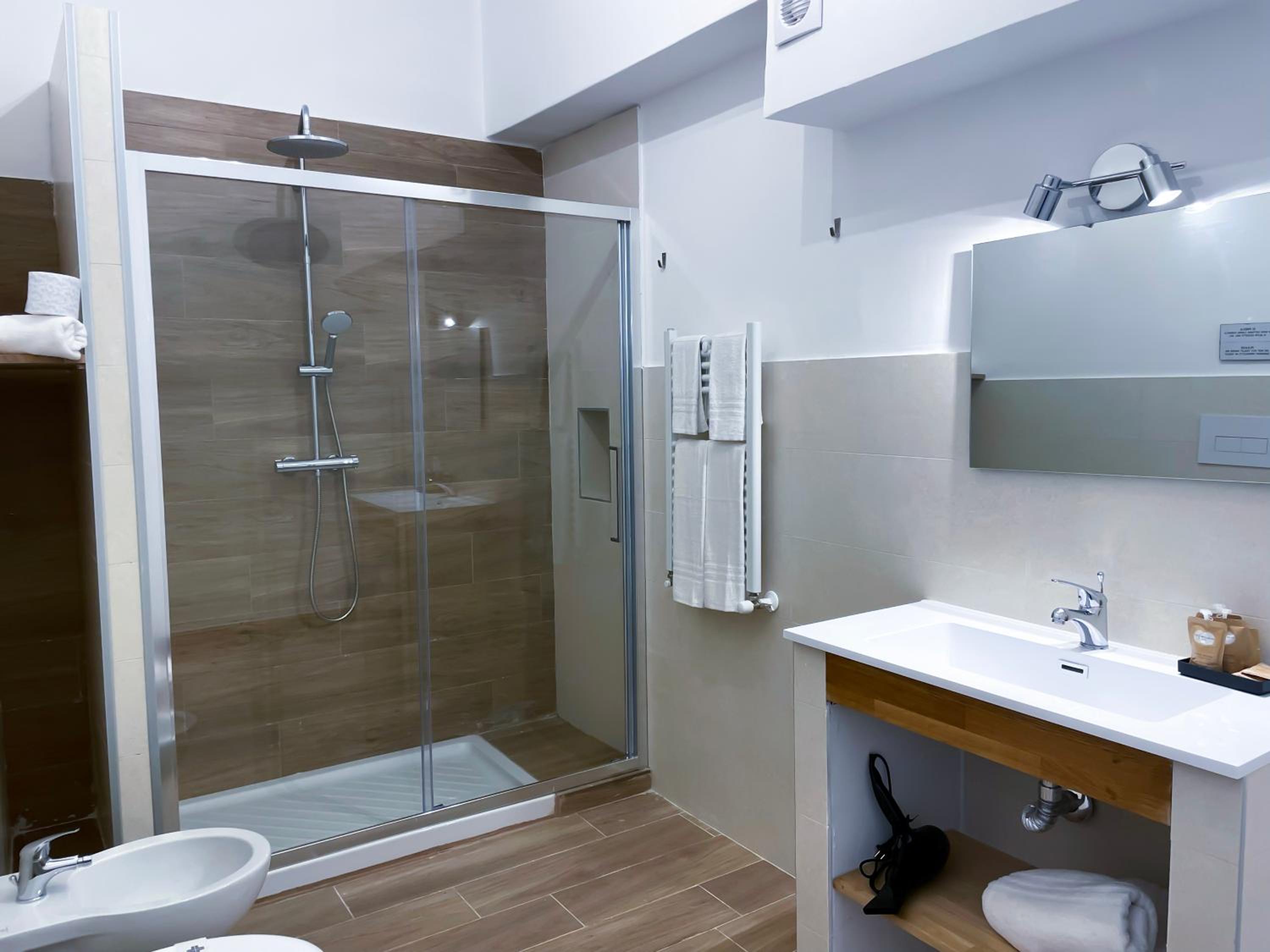 Deluxe Double Room with Balcony and Sea View - Photo 3