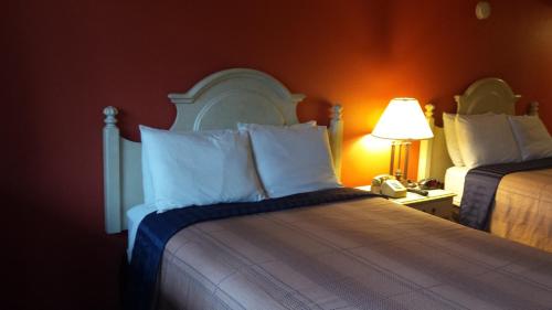 Double Room with Two Double Beds - Smoking photo 3