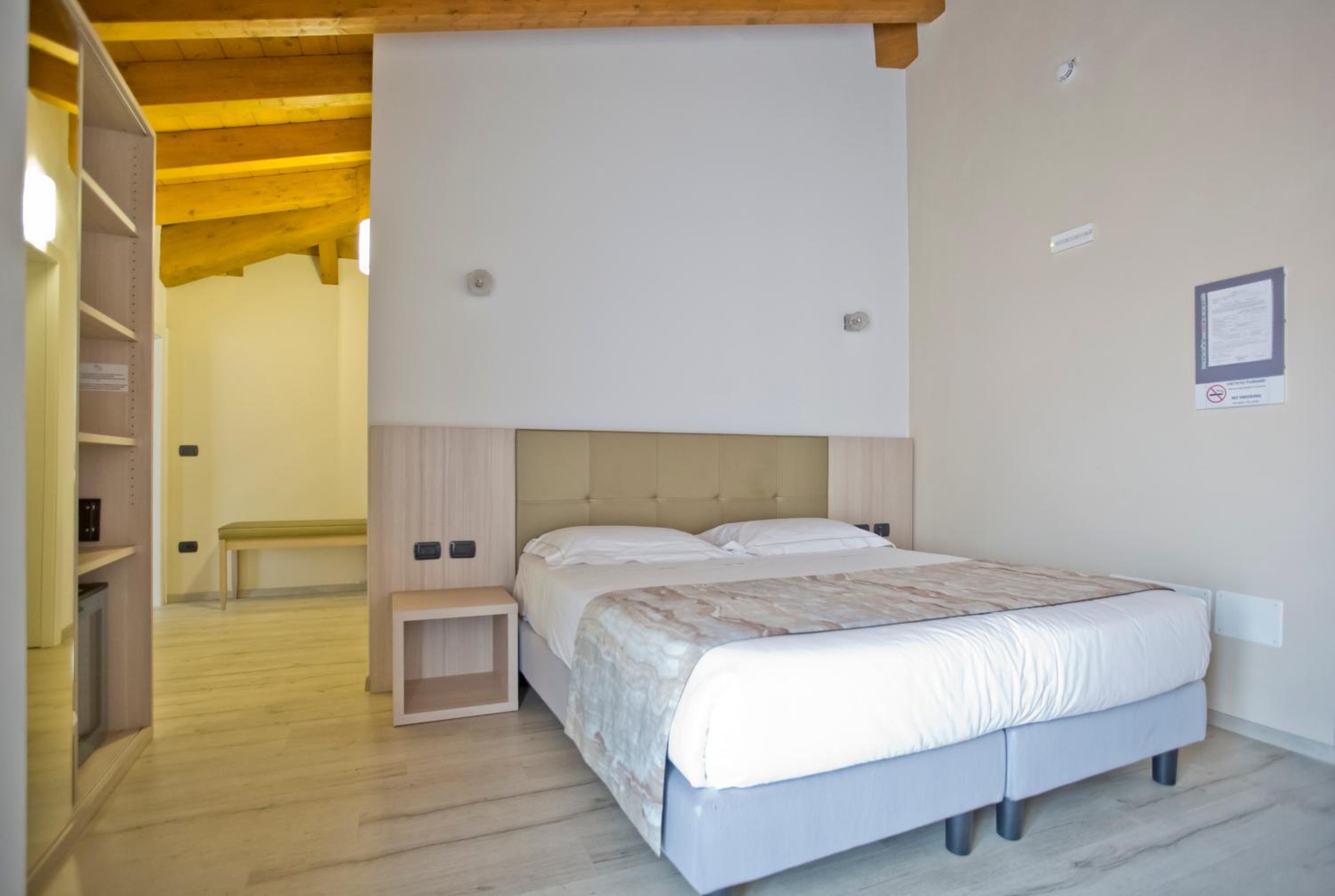Family Suite - Photo 7