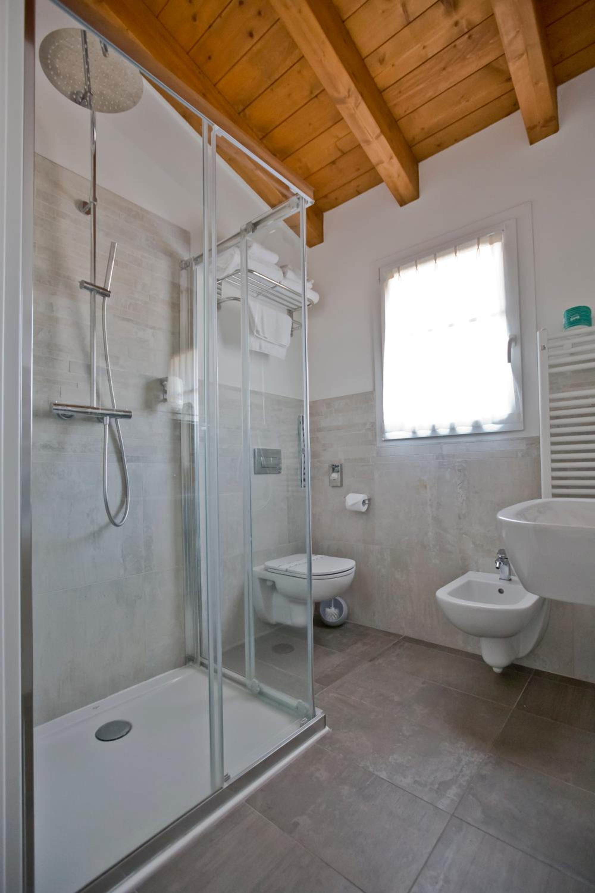 Family Suite - Photo 9