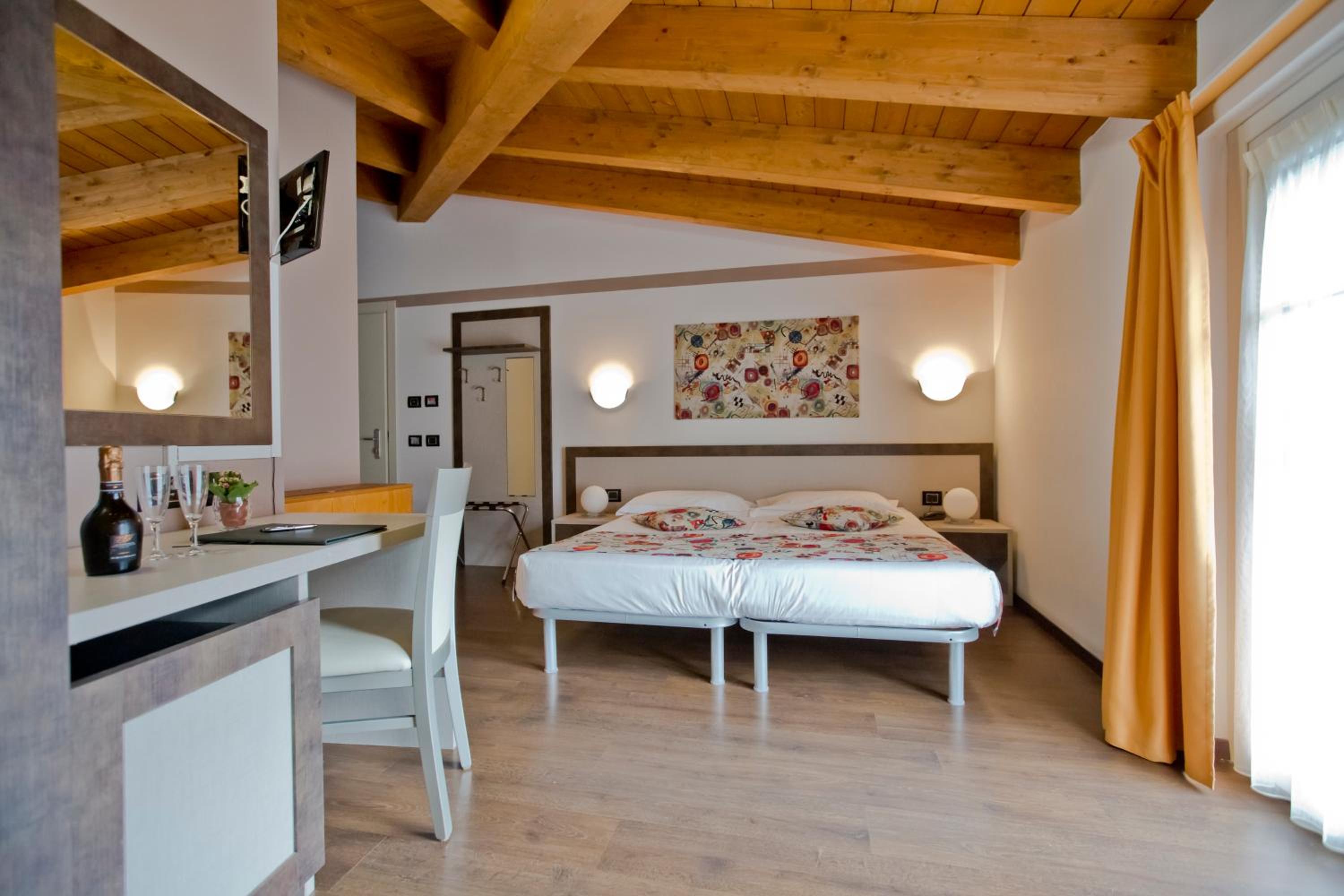 Superior Double Room - Photo 8