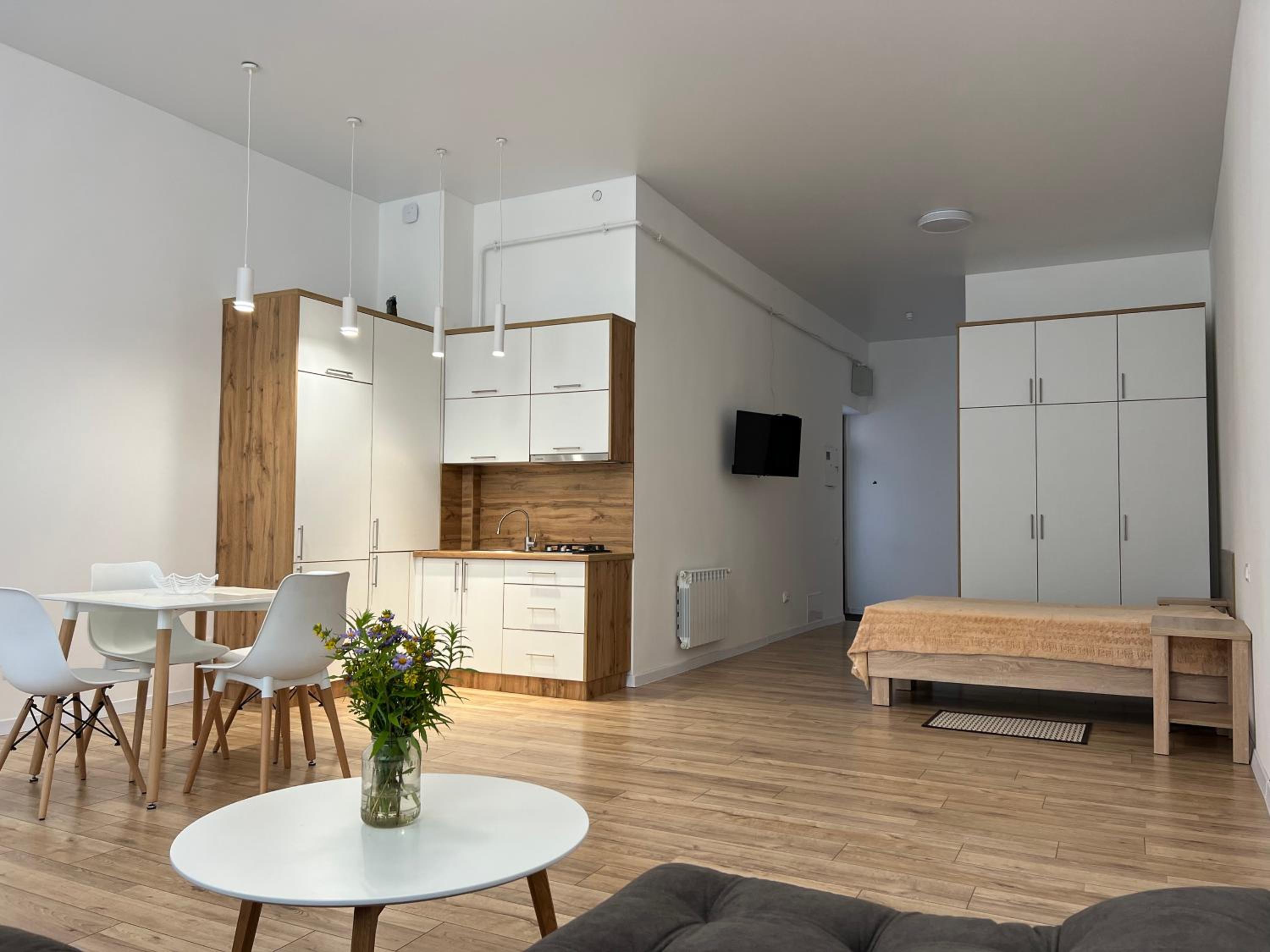One-Bedroom Apartment photo 1