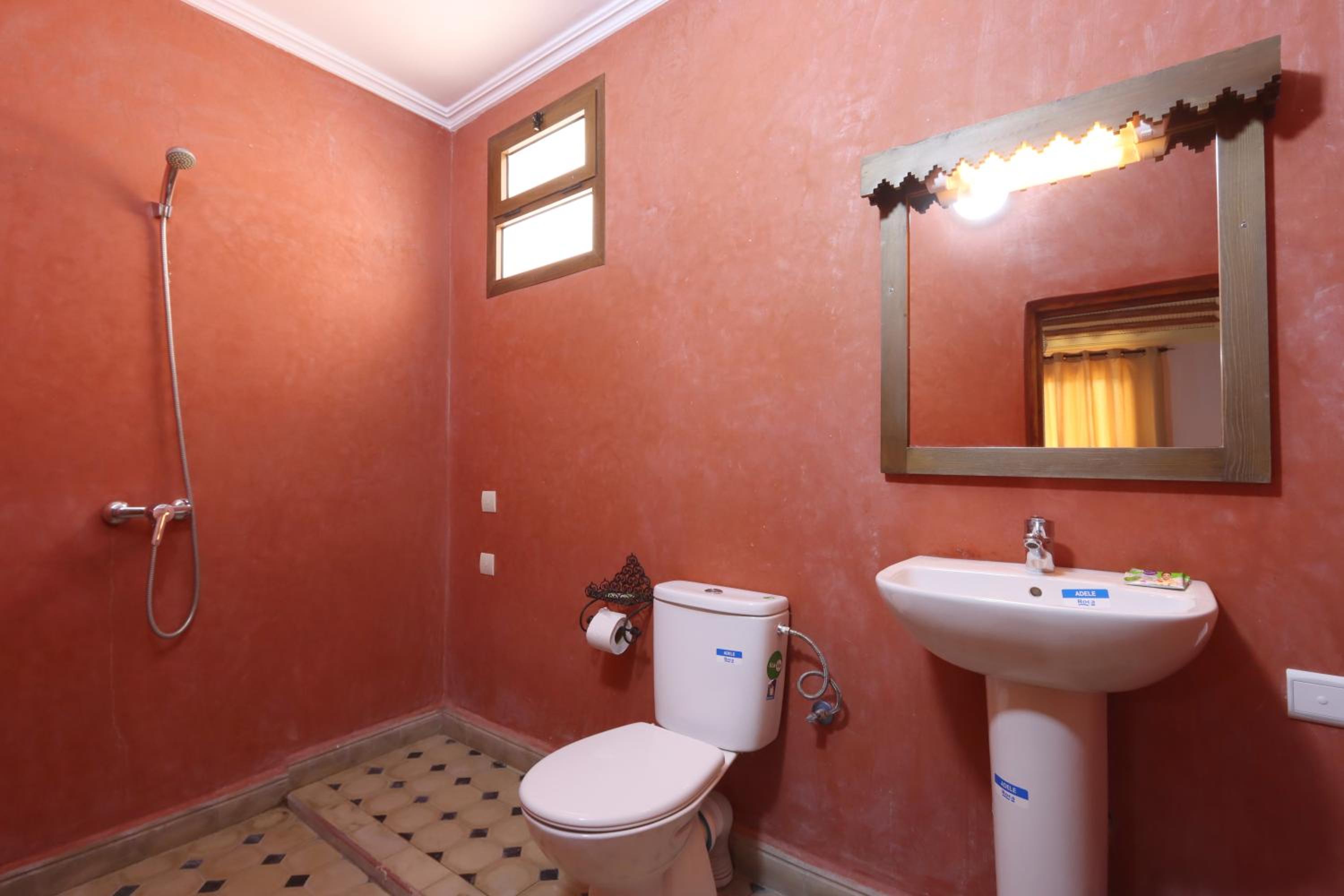 Comfort Triple Room with Shower - Photo 4
