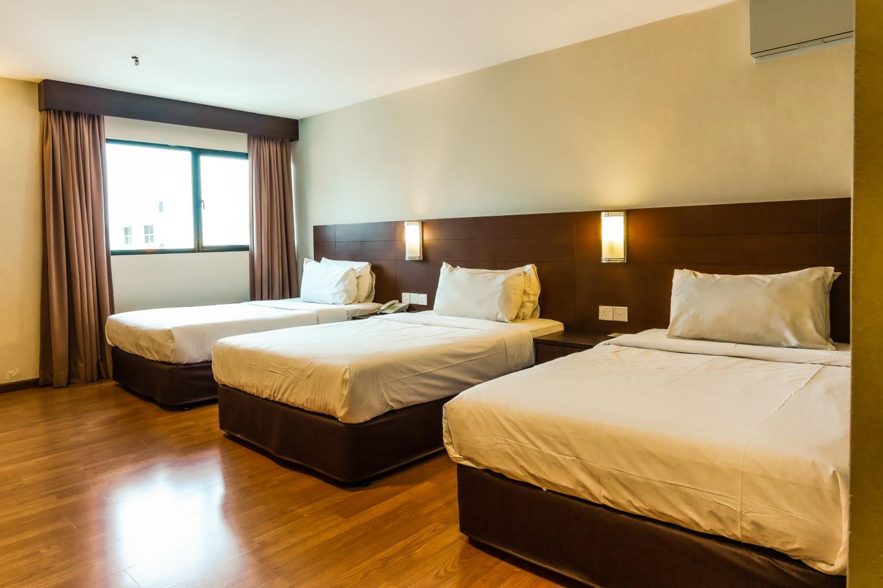 Deluxe Family Room