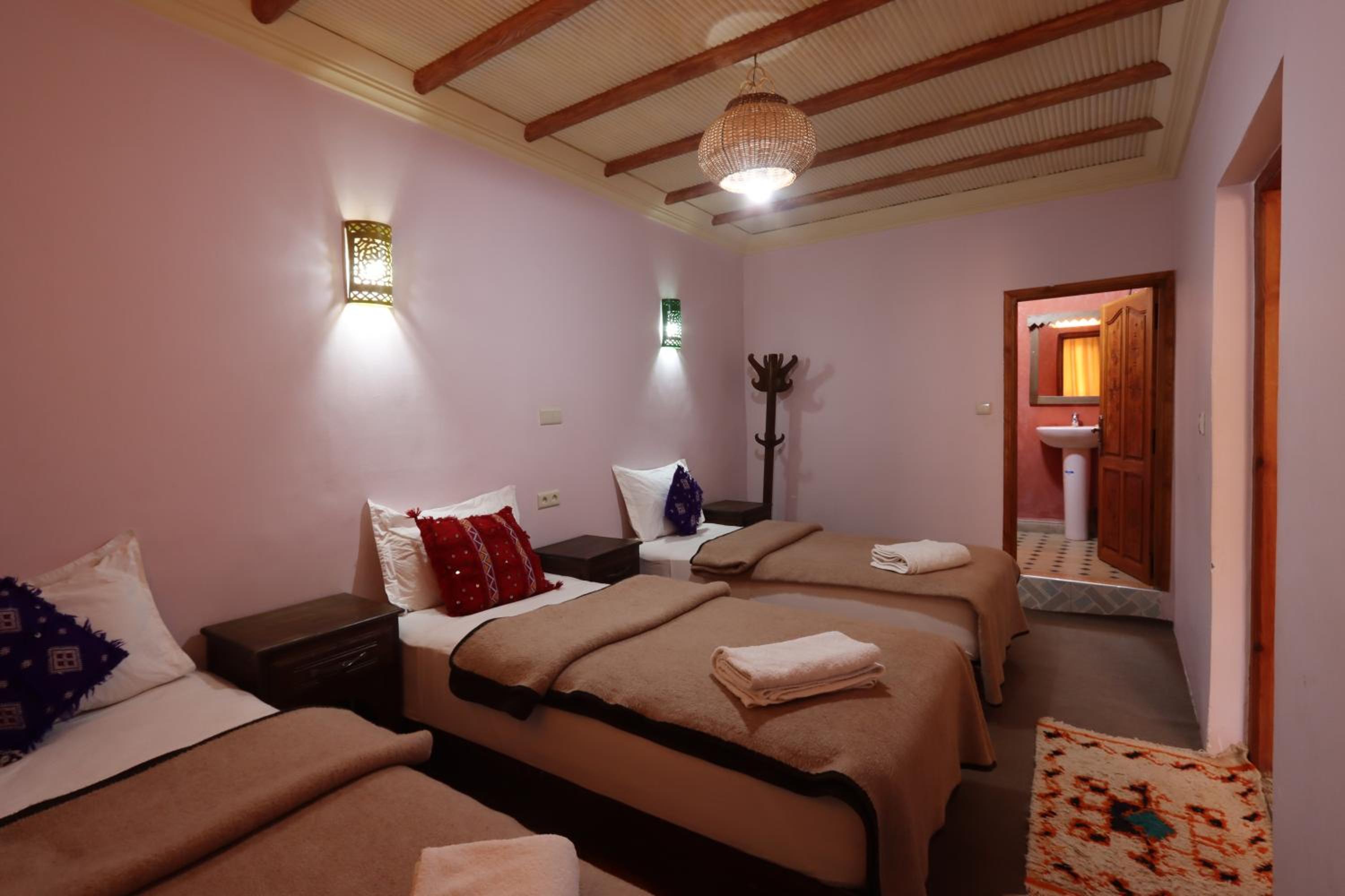 Comfort Triple Room with Shower - Photo 3