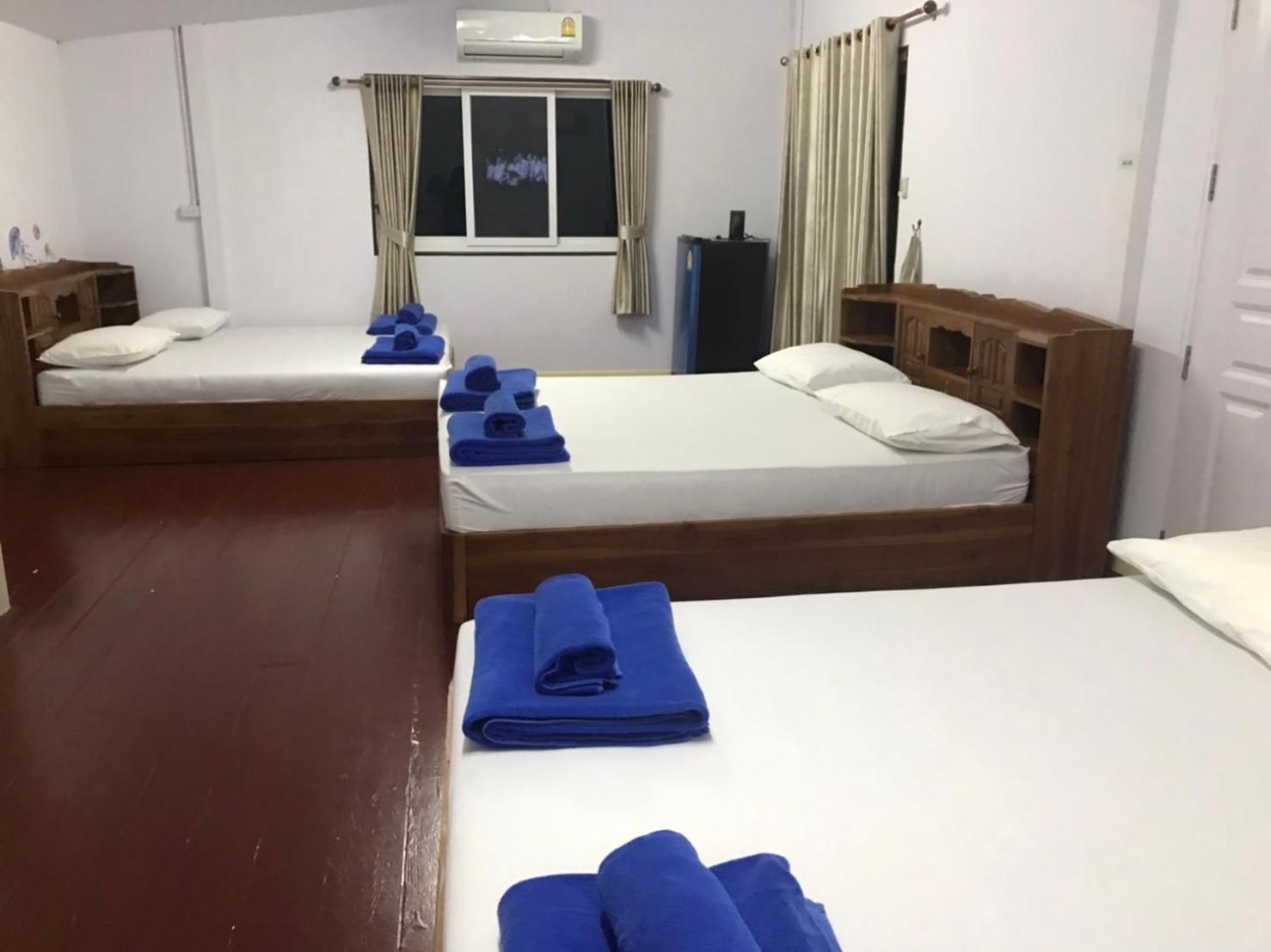 Mixed Dormitory Room photo 1