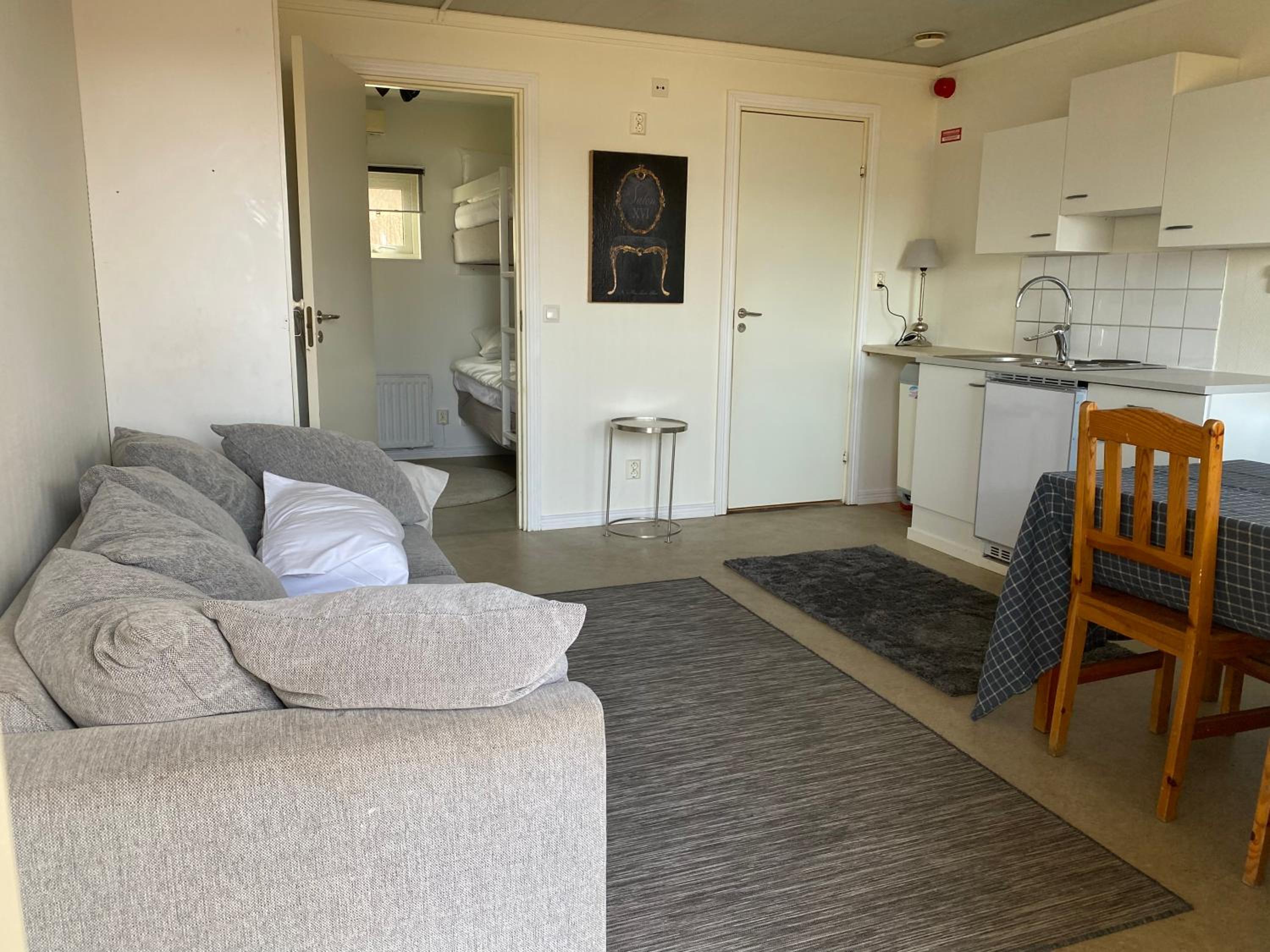 One-Bedroom House photo 1