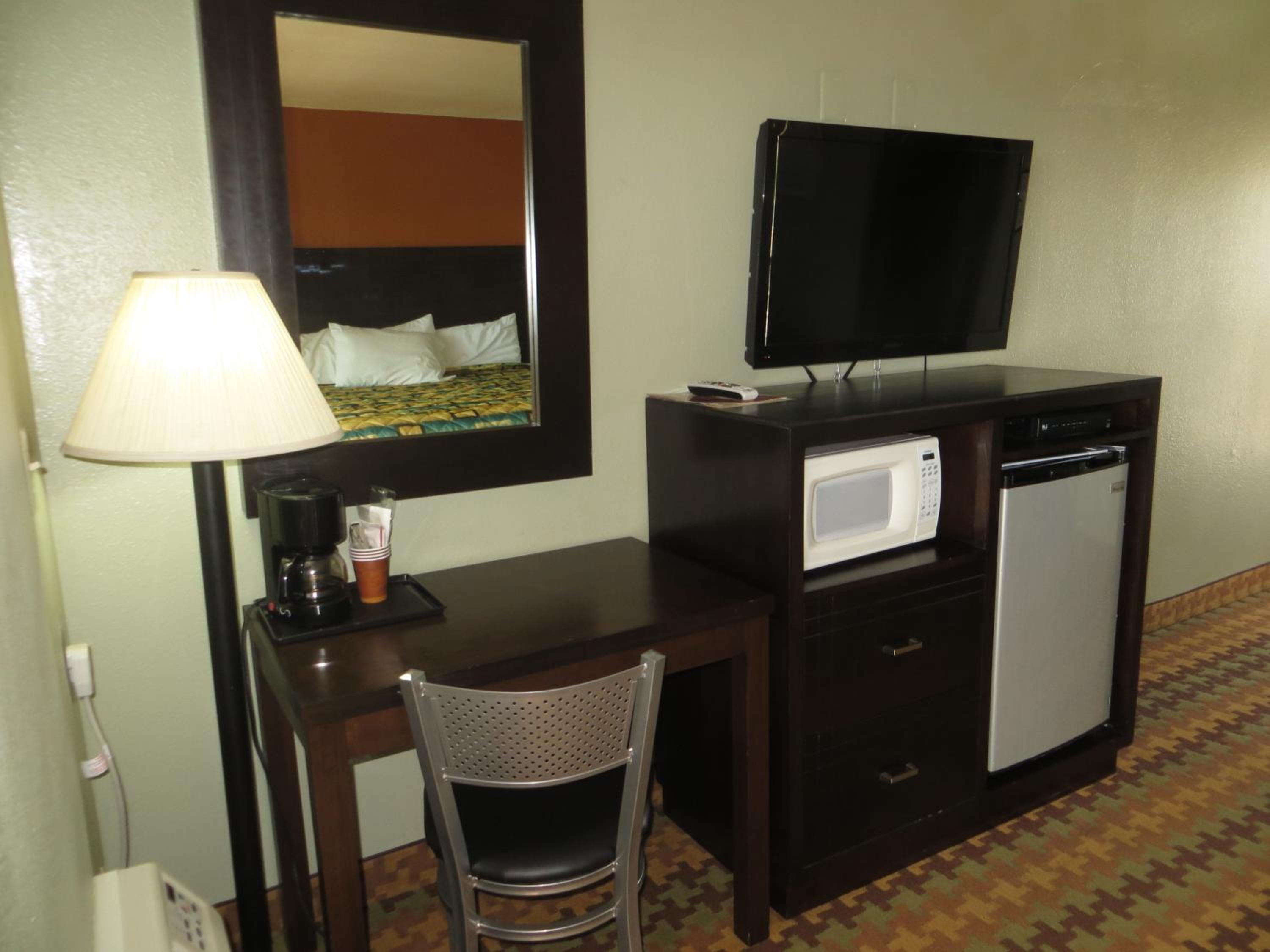 King Room with View - Photo 3