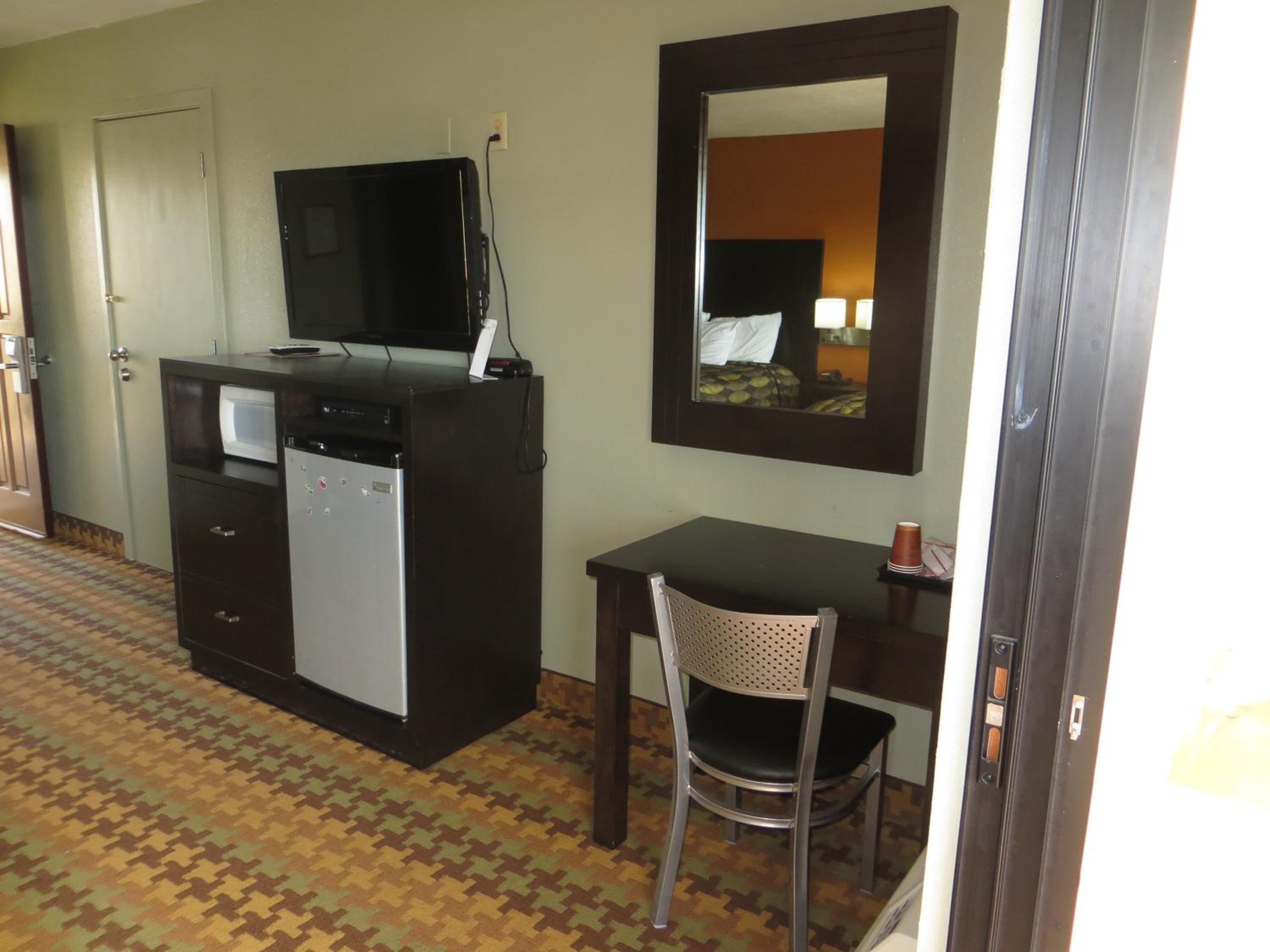 King Room with View - Photo 2