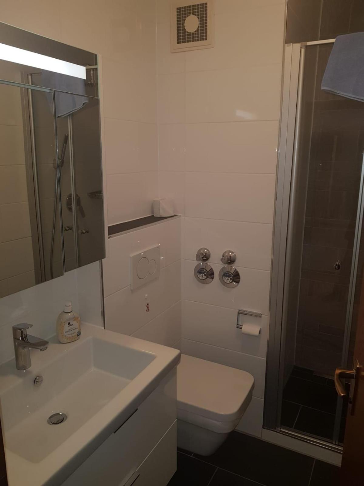 Apartment (4 Adults) photo 3