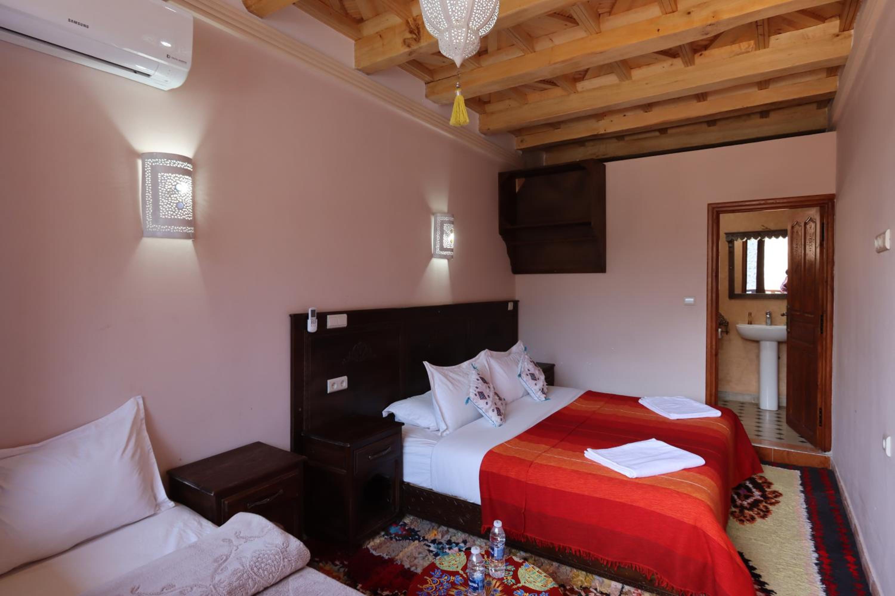Double or Twin Room with Balcony - Photo 26
