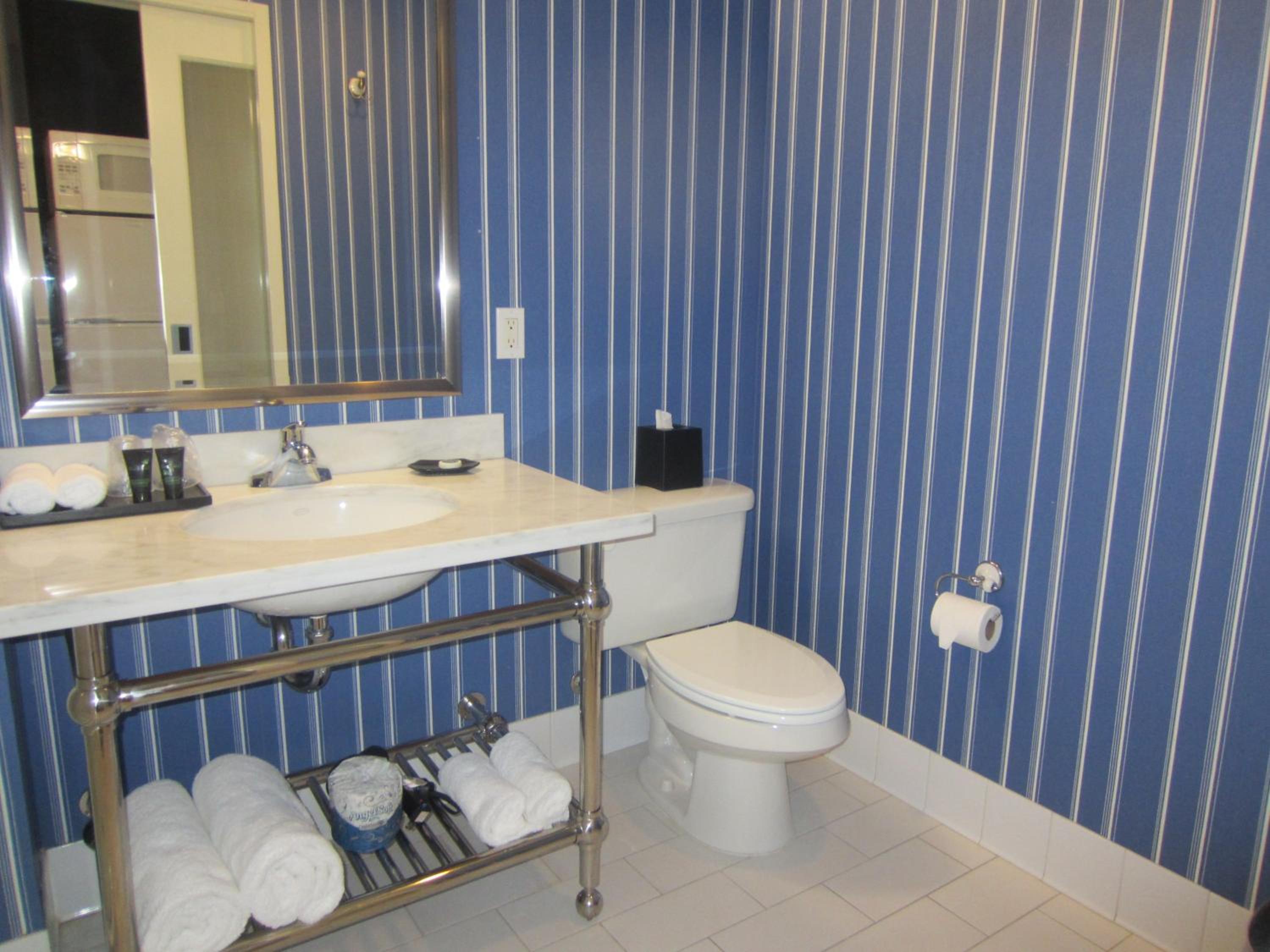 Deluxe Double Room with Two Double Beds - Photo 4