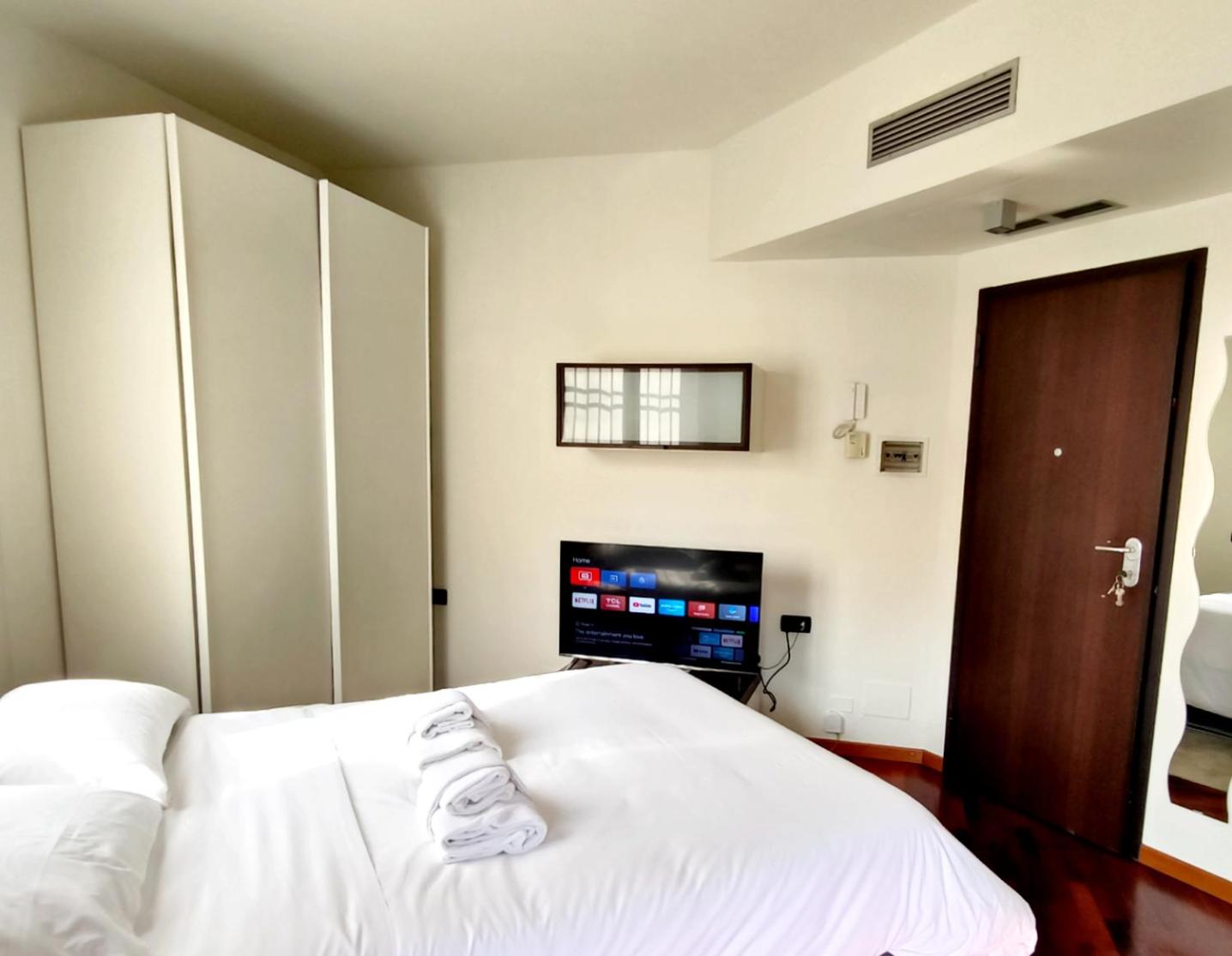 Studio with Balcony