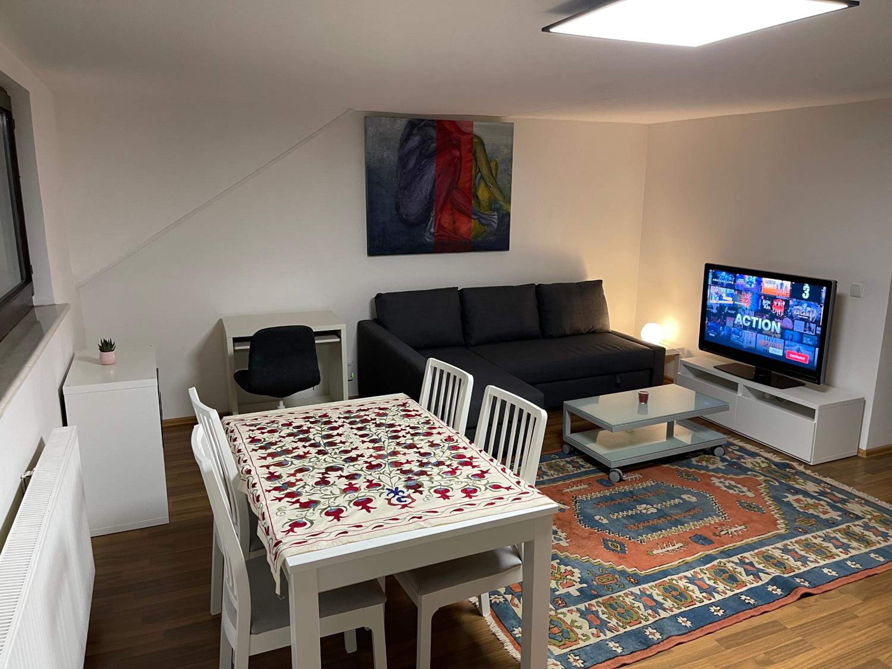 One-Bedroom Apartment photo 1
