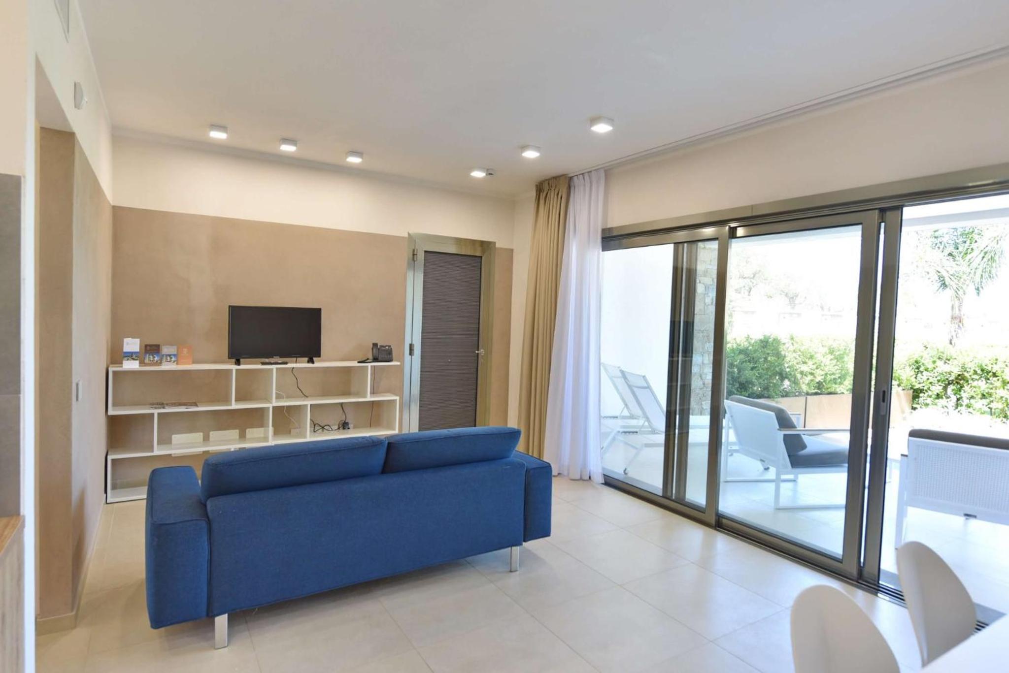 Quadruple Room with Garden View - Photo 2