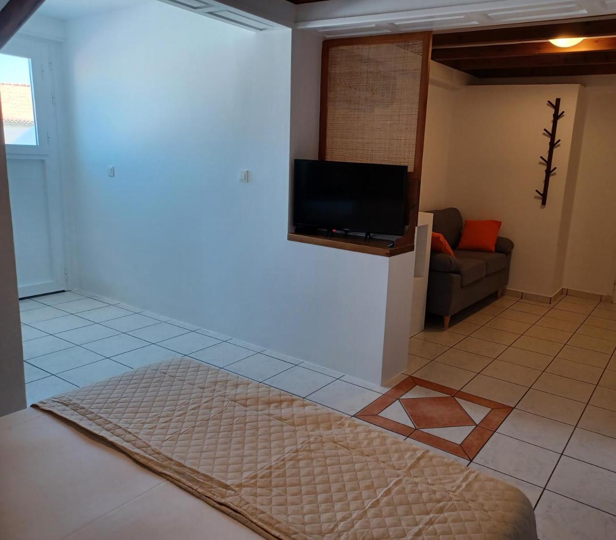 Superior Triple Room photo 2