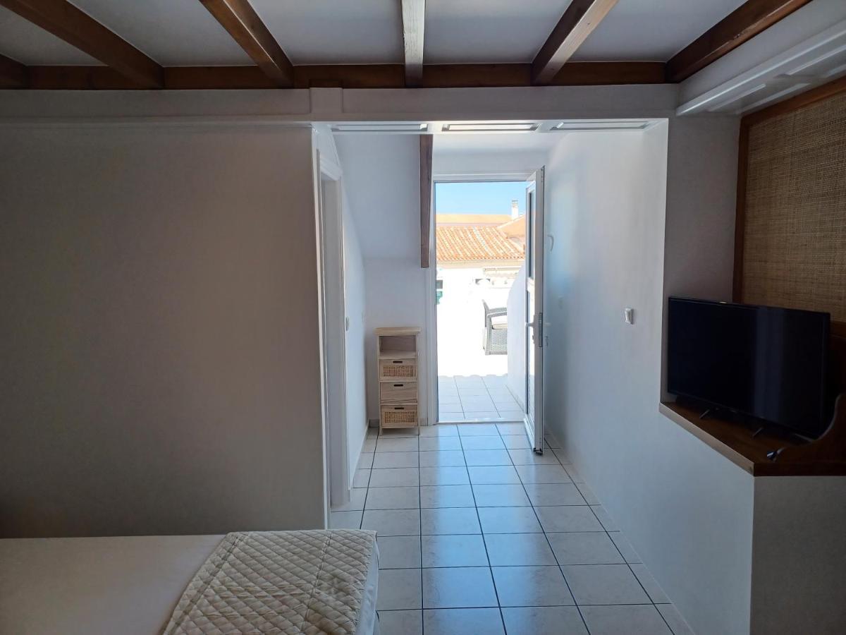 Superior Triple Room photo 3
