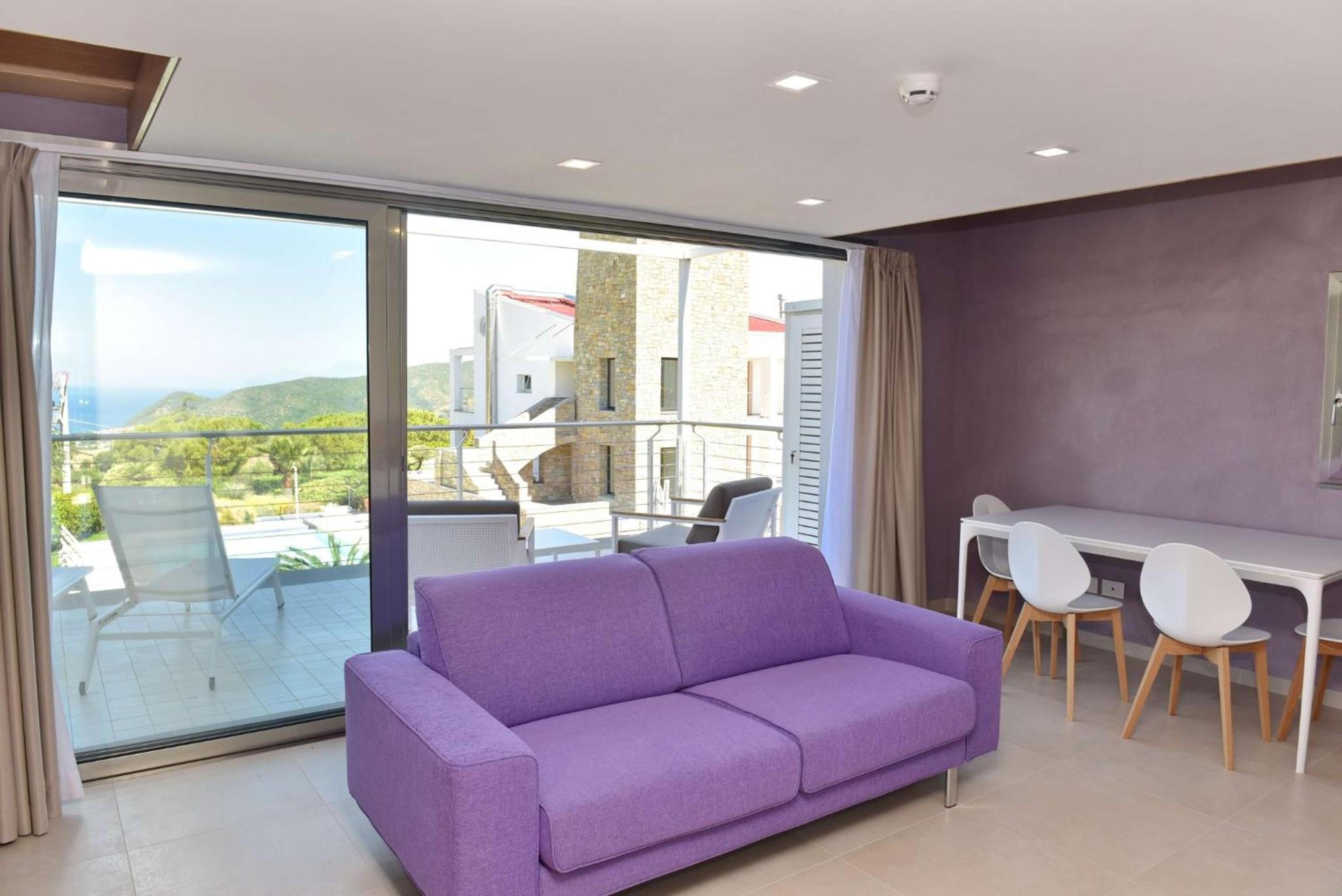 Quadruple Room with Sea View - Photo 5