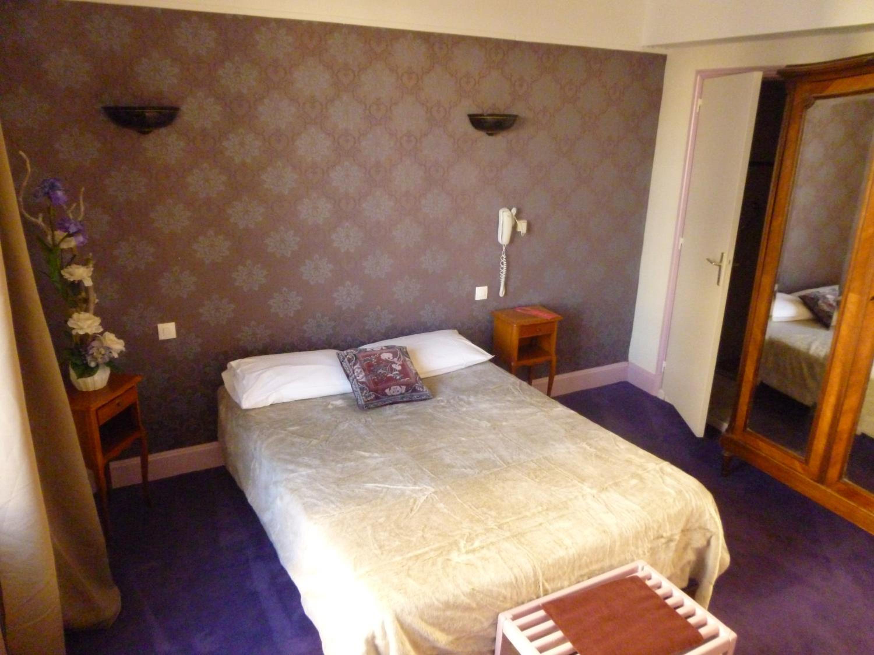 Double Room - Photo 12