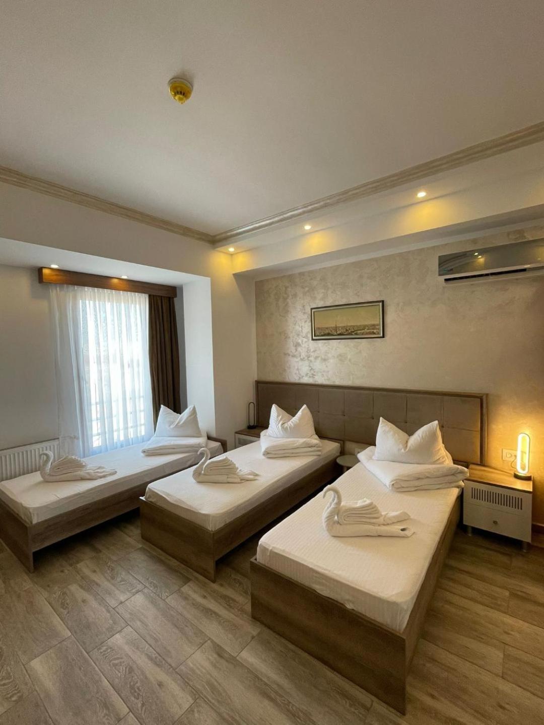 Triple Room - Photo 1
