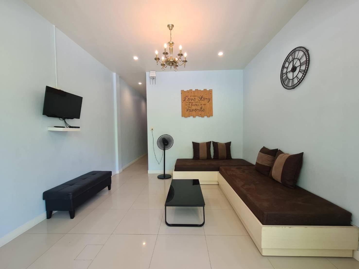 Two-Bedroom House - Photo 34