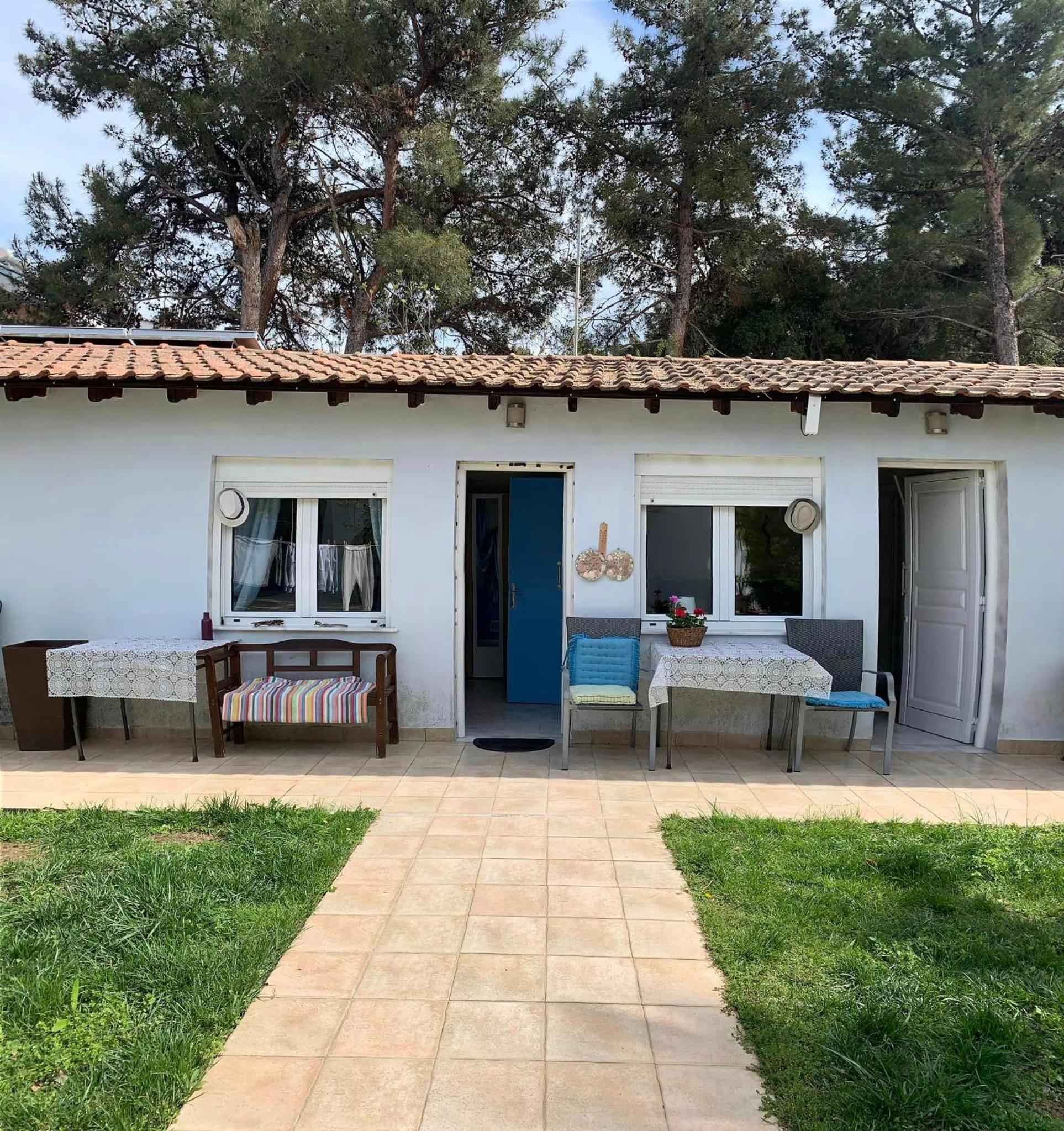 Deluxe Bungalow with Garden View photo 2