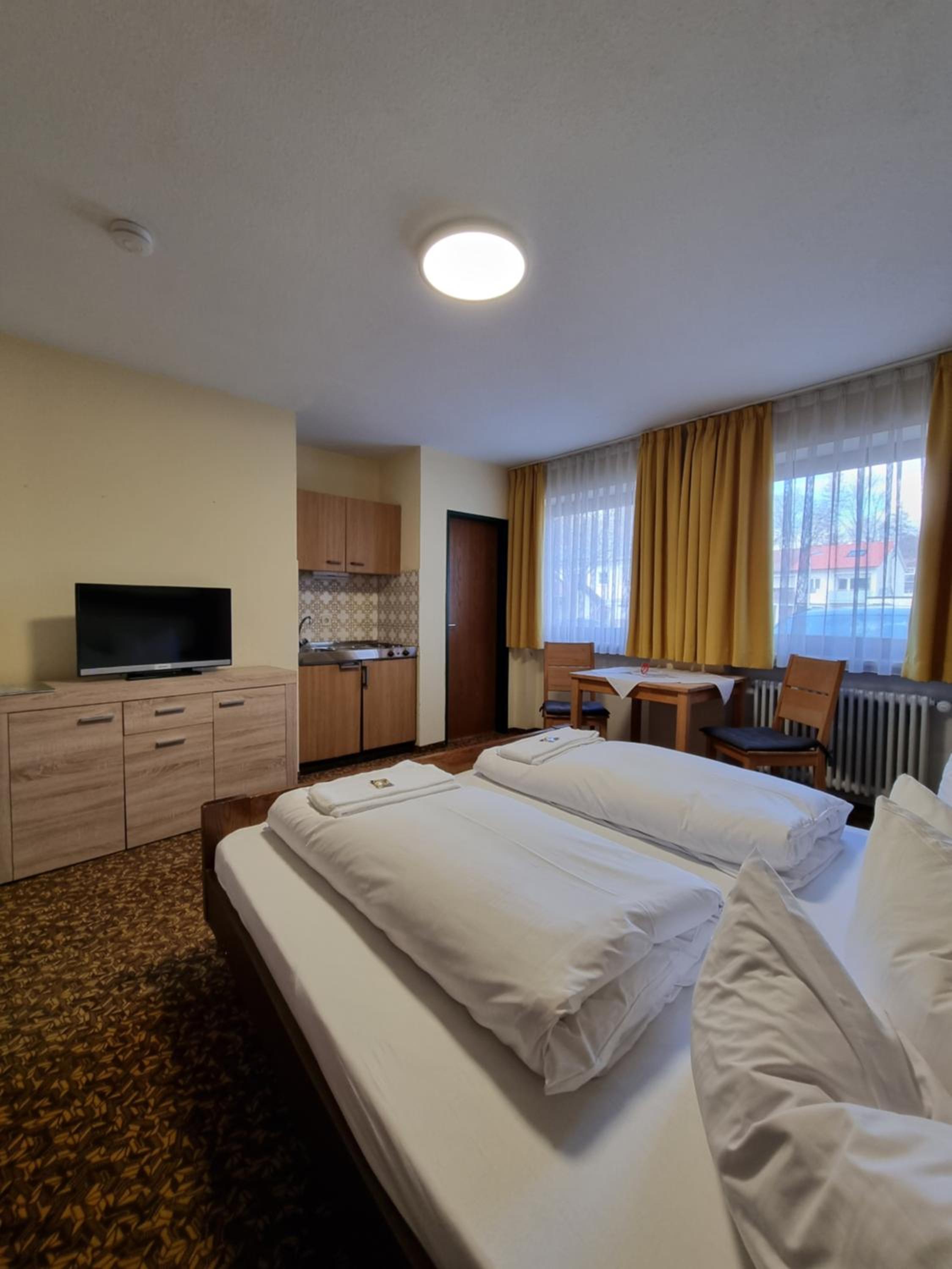 Non renovated - Low Budget Double Room without Balcony or Terrace photo 1