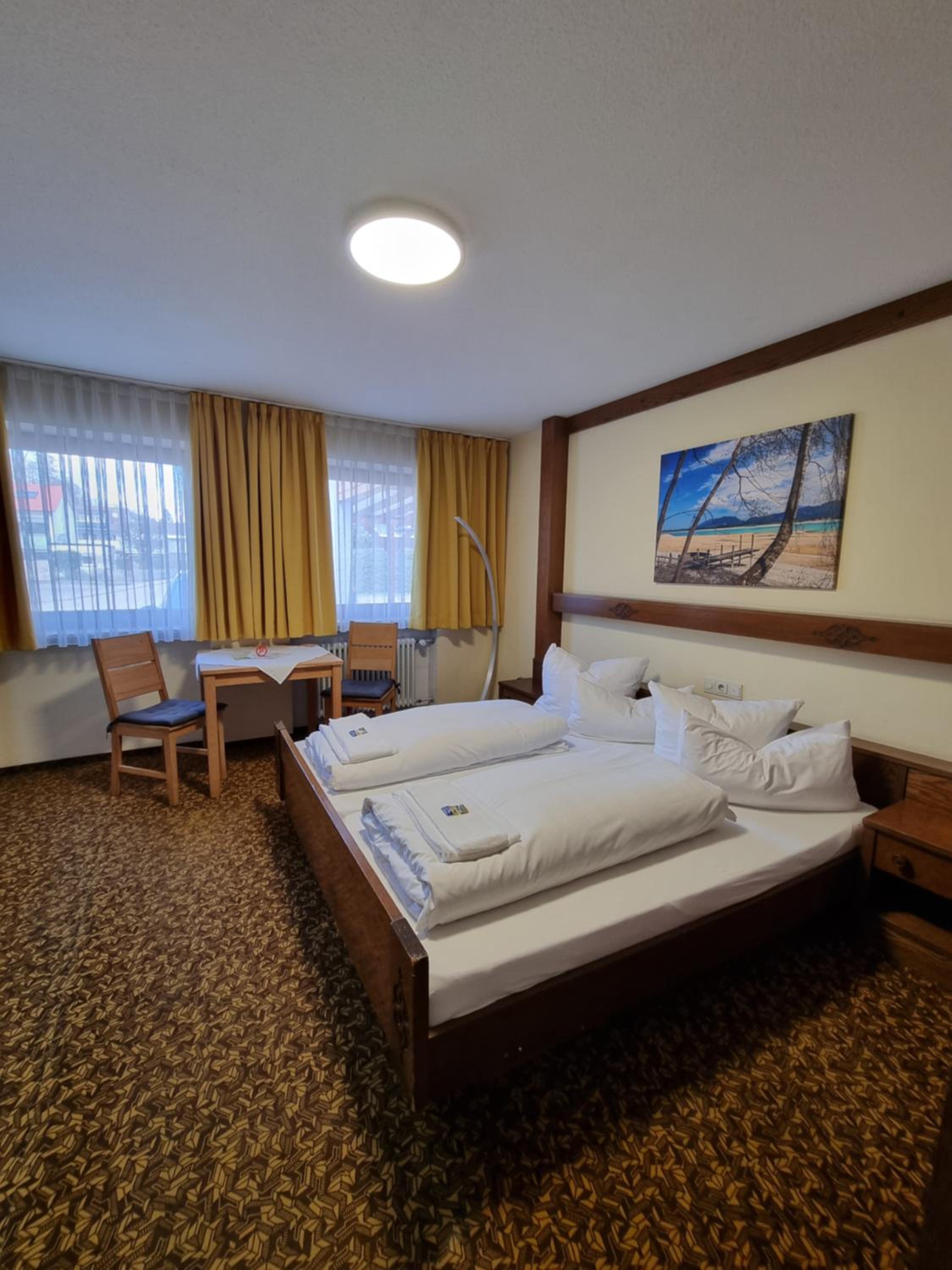 Non renovated - Low Budget Double Room without Balcony or Terrace photo 2