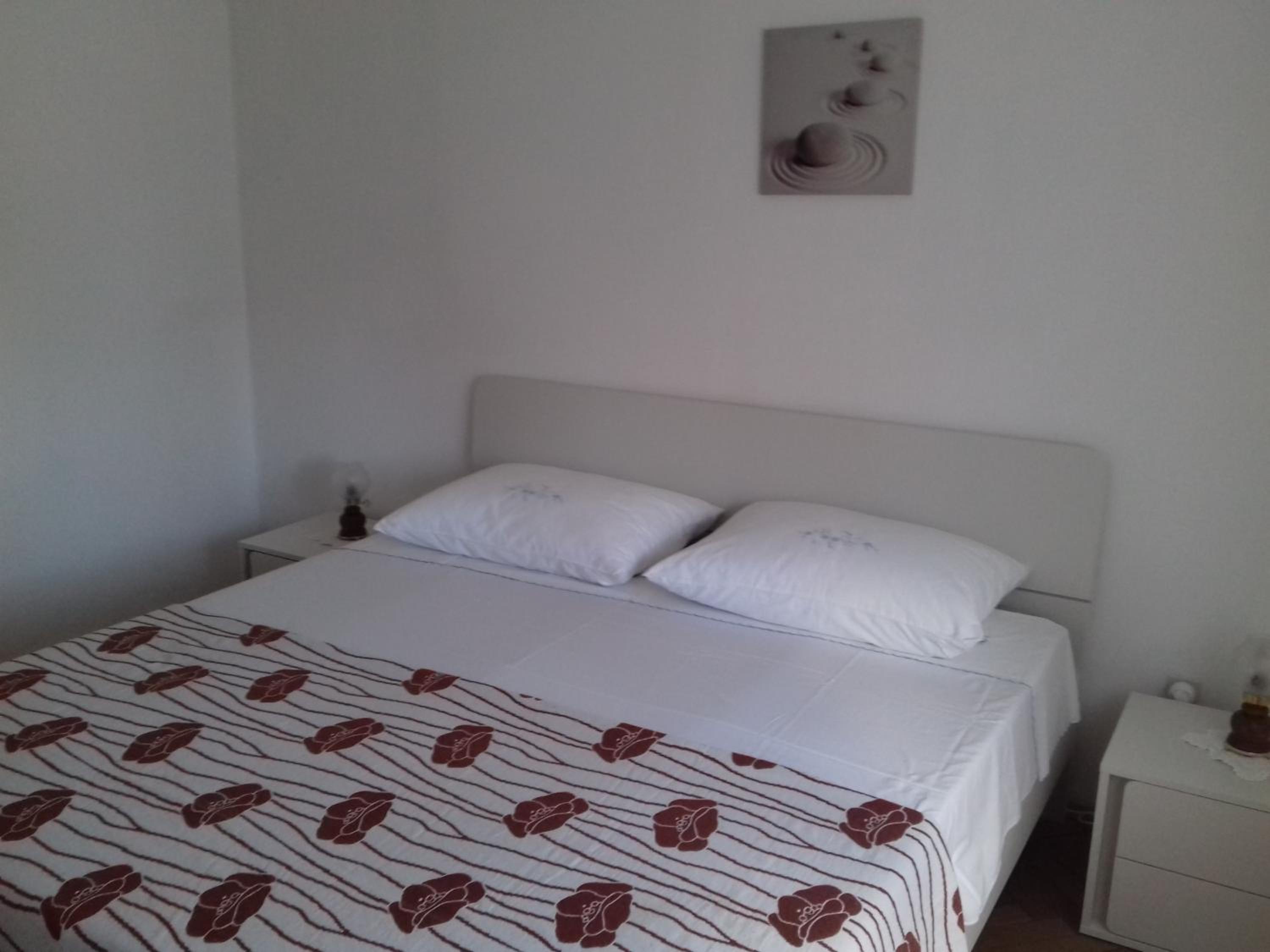 Apartment with Balcony - Photo 11