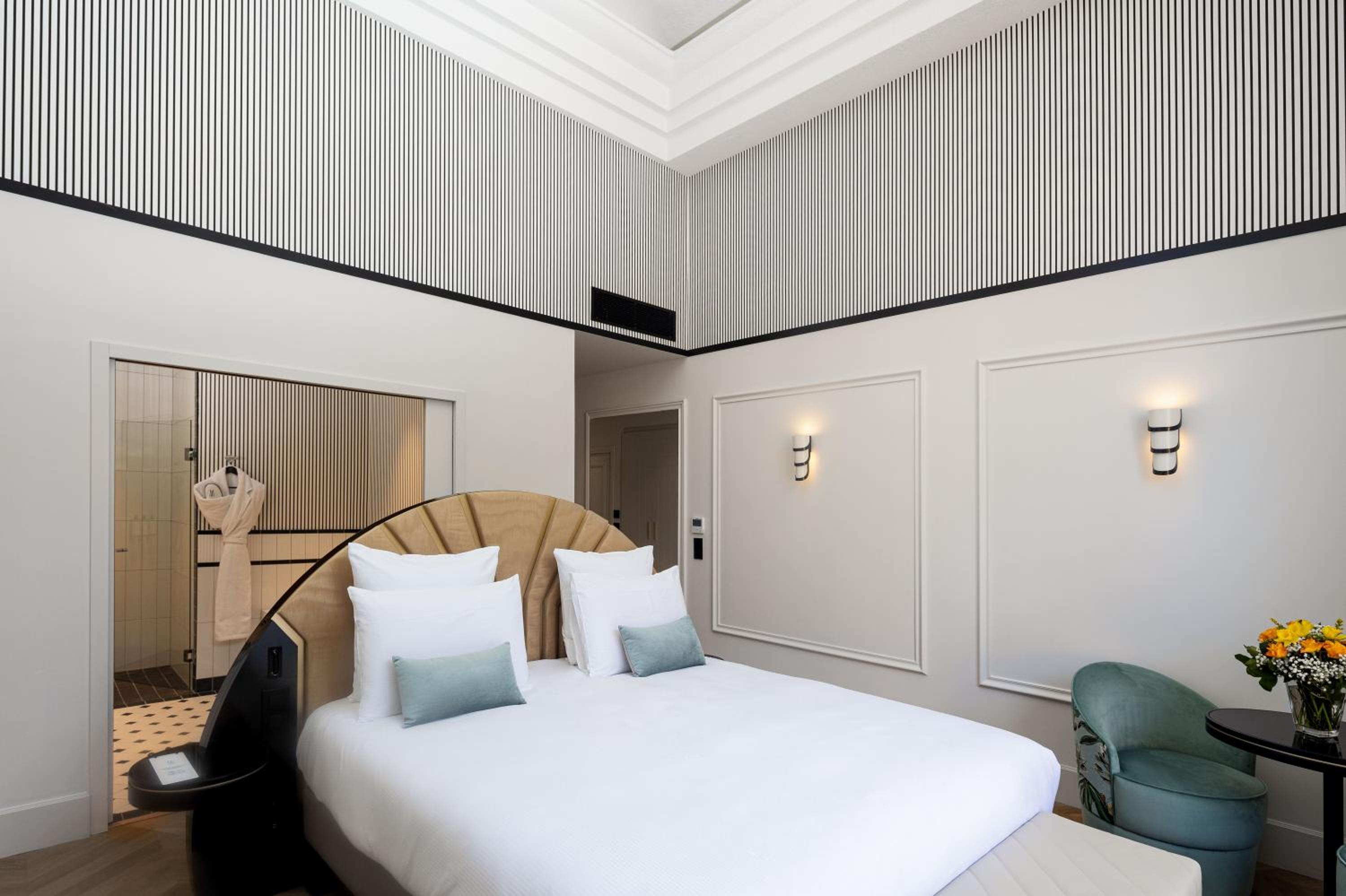Double Junior Suite on the ground floor with a terrace and private pool - Photo 4