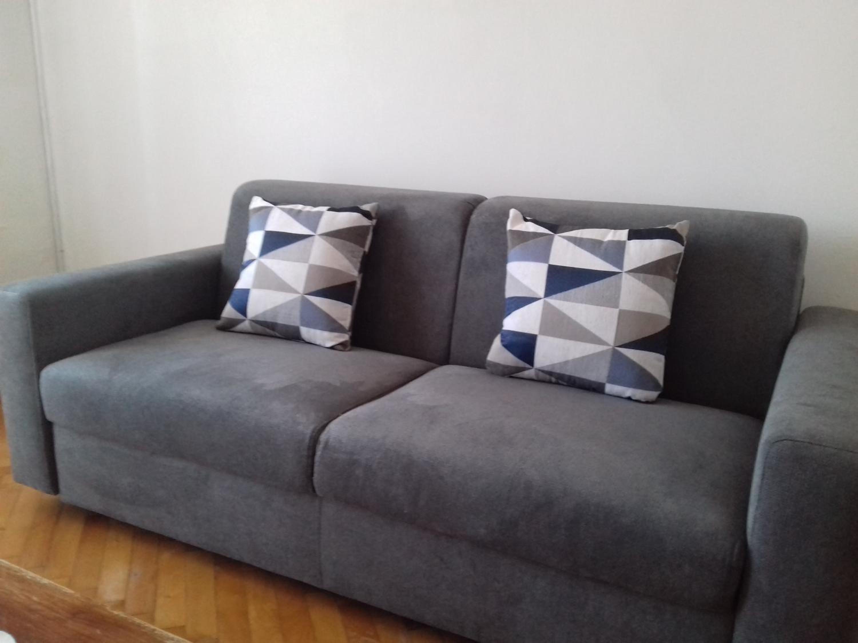 Apartment with Balcony - Photo 7
