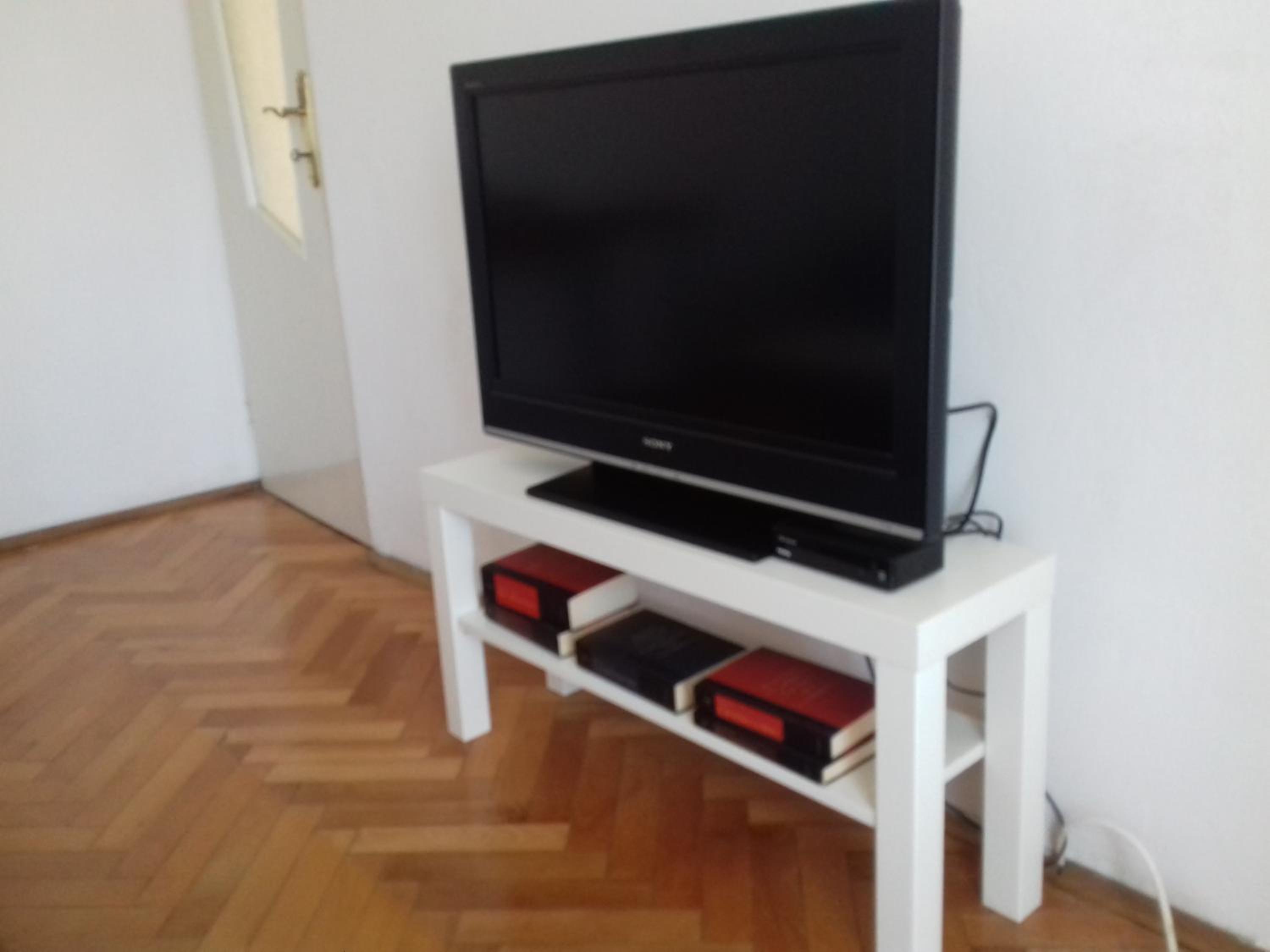 Apartment with Balcony - Photo 12